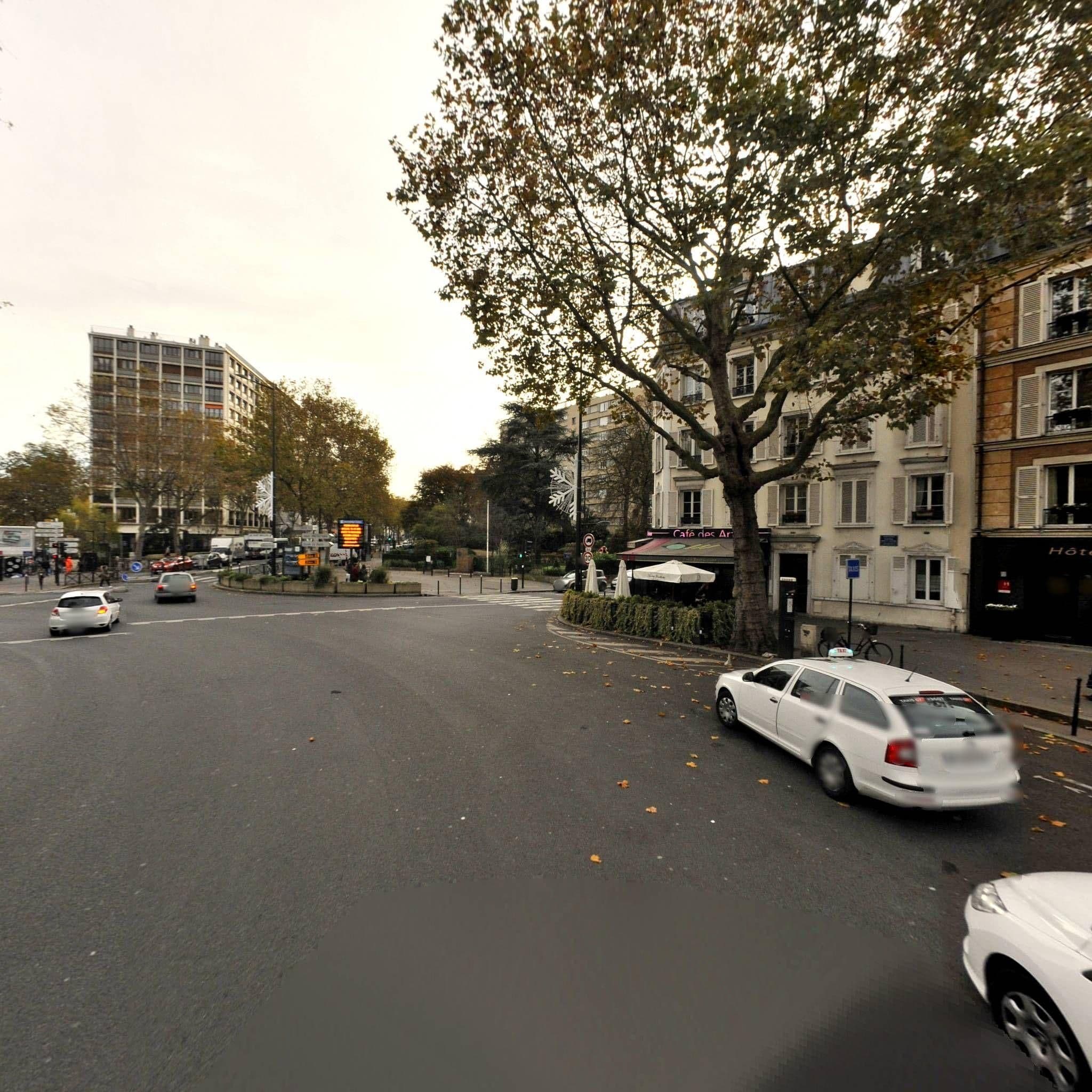 Street view near Hôtel Hôbou, Boulogne-Billancourt — © mappy_sa (CC BY-SA · Mapillary)