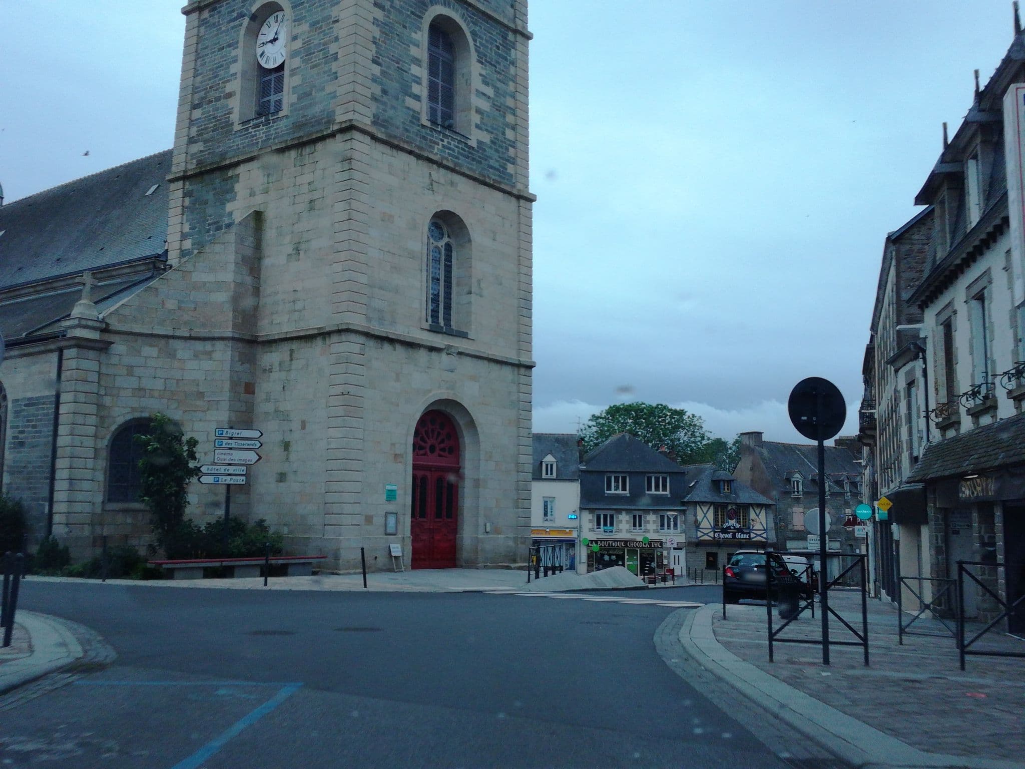 Street view near Le France, Loudéac — © kriom (CC BY-SA · Mapillary)