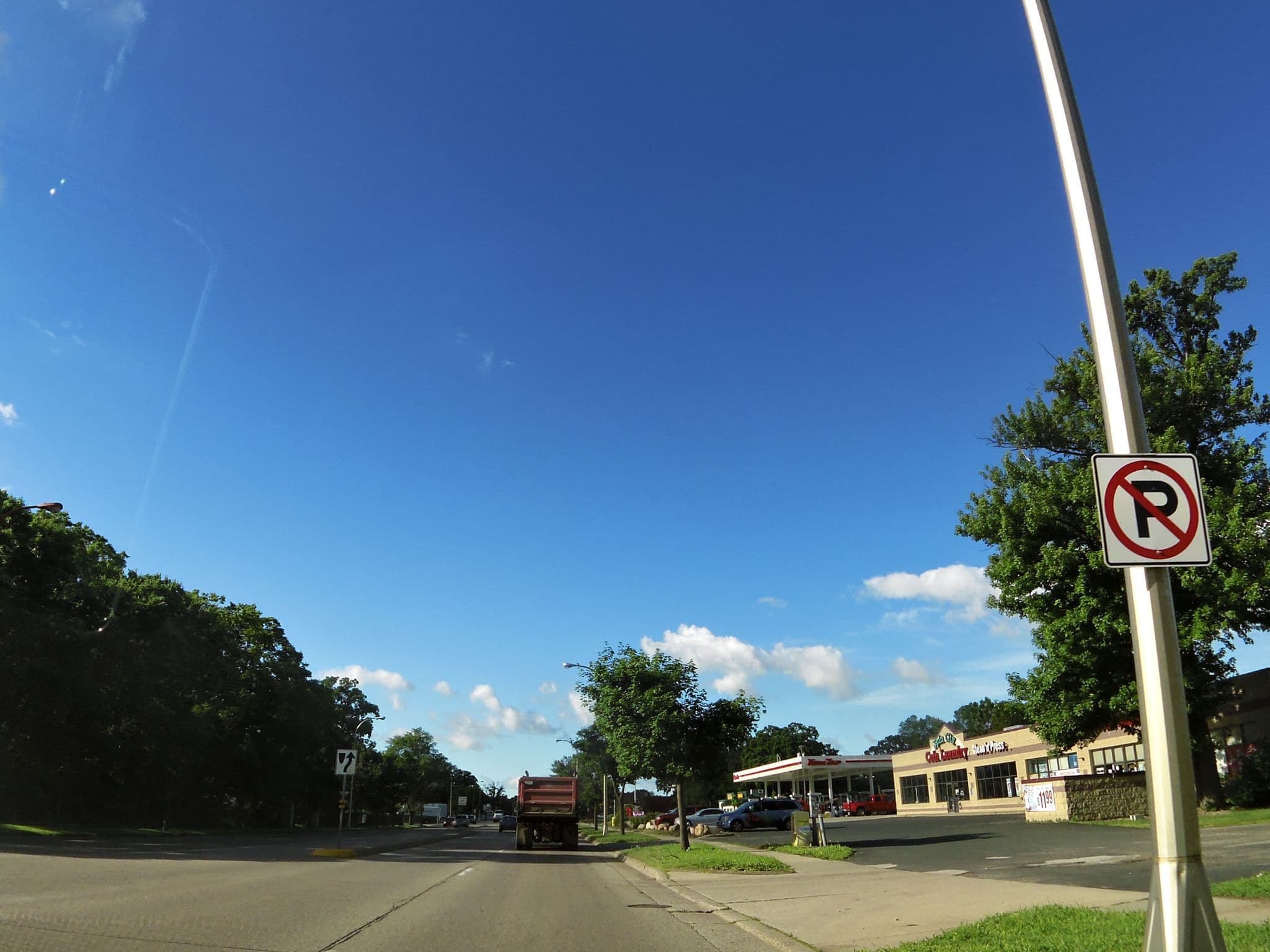 Street view near Hastings Inn, Cottage Grove — © allen (CC BY-SA · Mapillary)