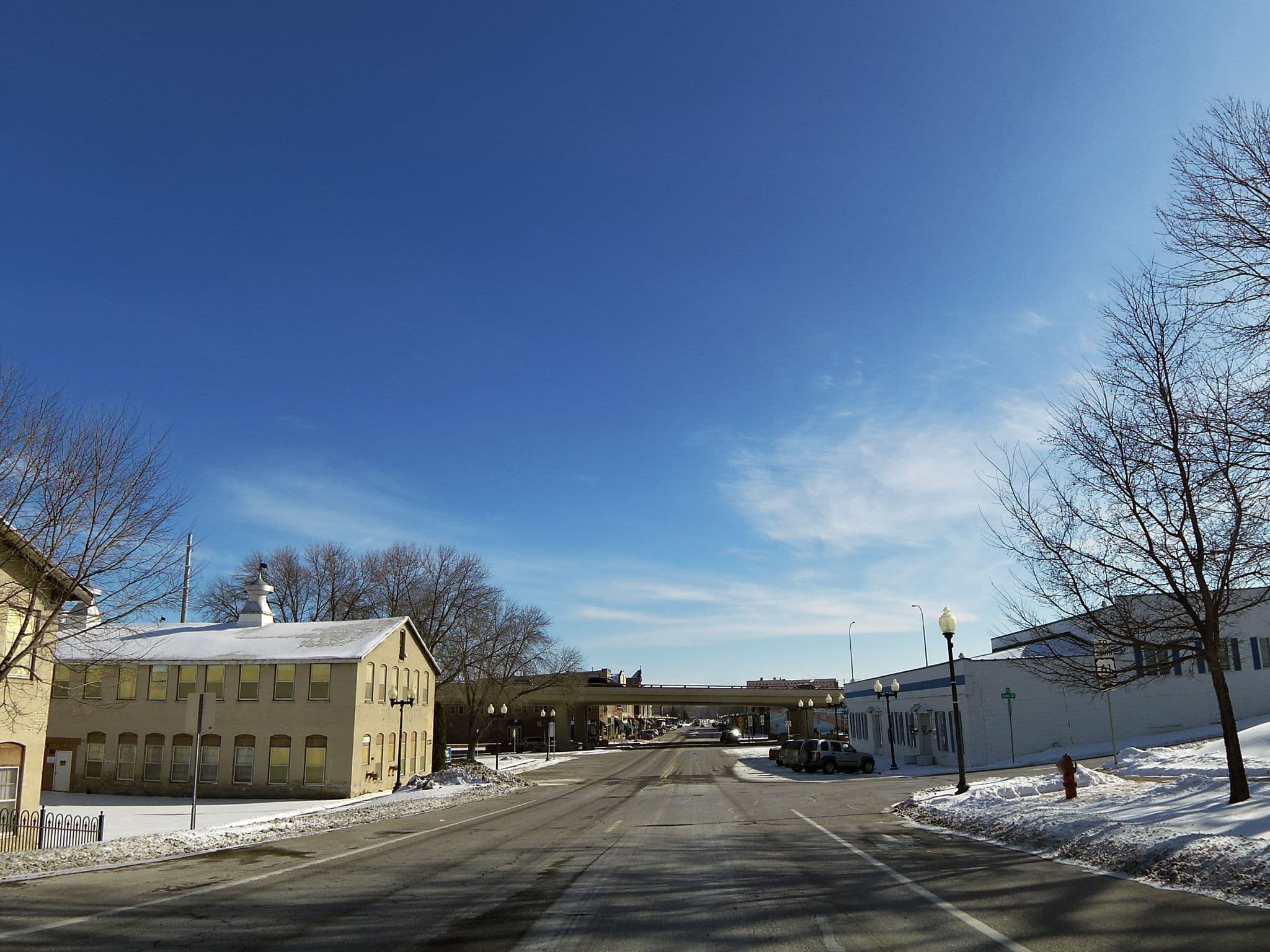 Street view near The Confluence Hotel, Cottage Grove — © allen (CC BY-SA · Mapillary)