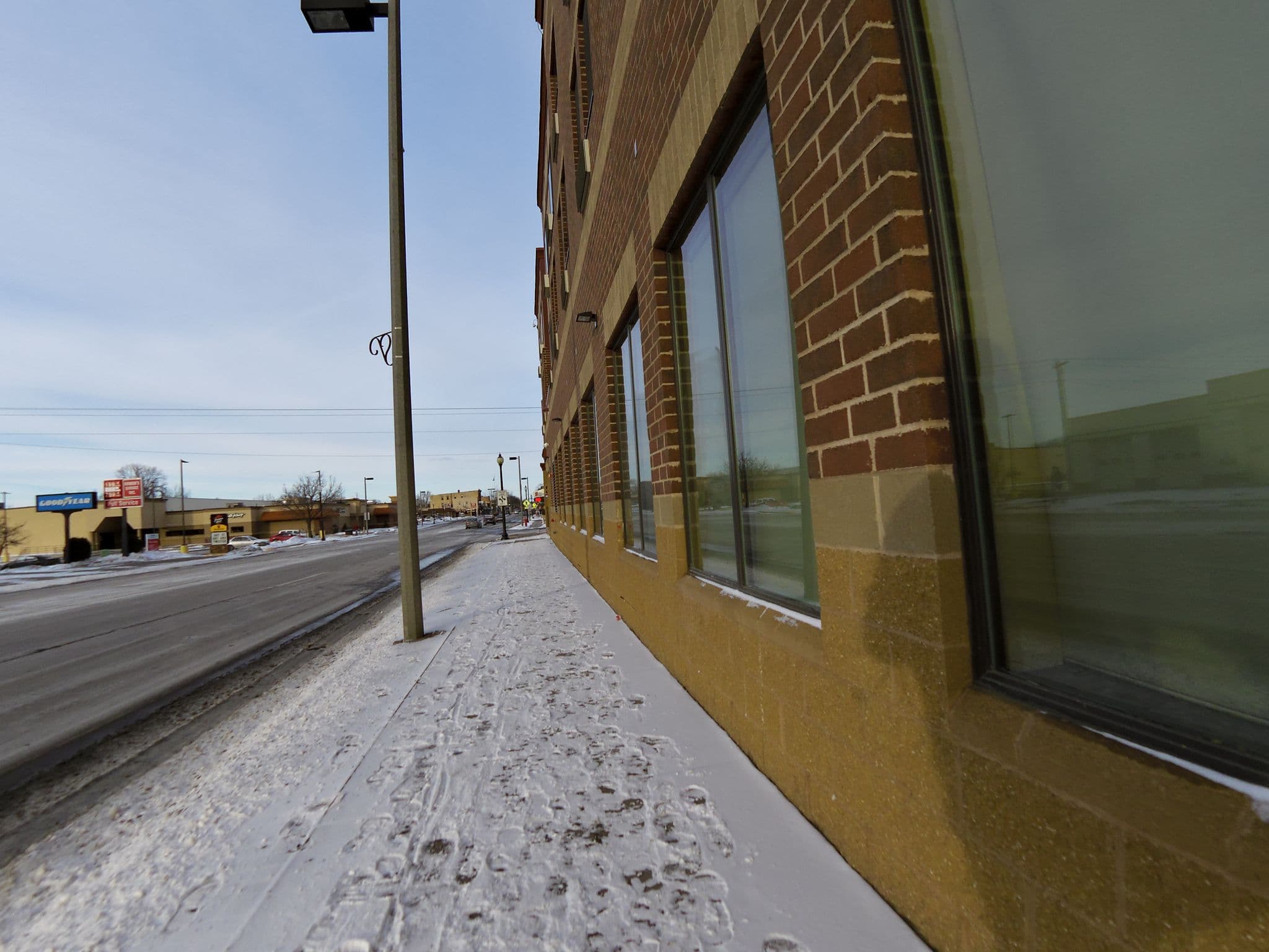 Street view near Best Western Plus Campus Inn, River Falls — © allen (CC BY-SA · Mapillary)