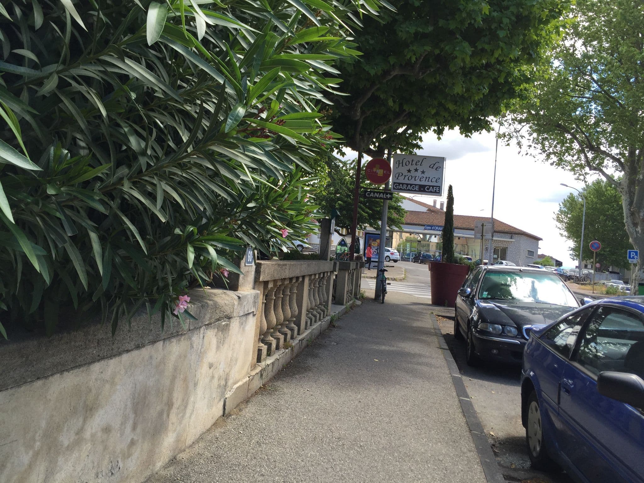Street view near Hôtel de Provence, Orange — © zimmy (CC BY-SA · Mapillary)