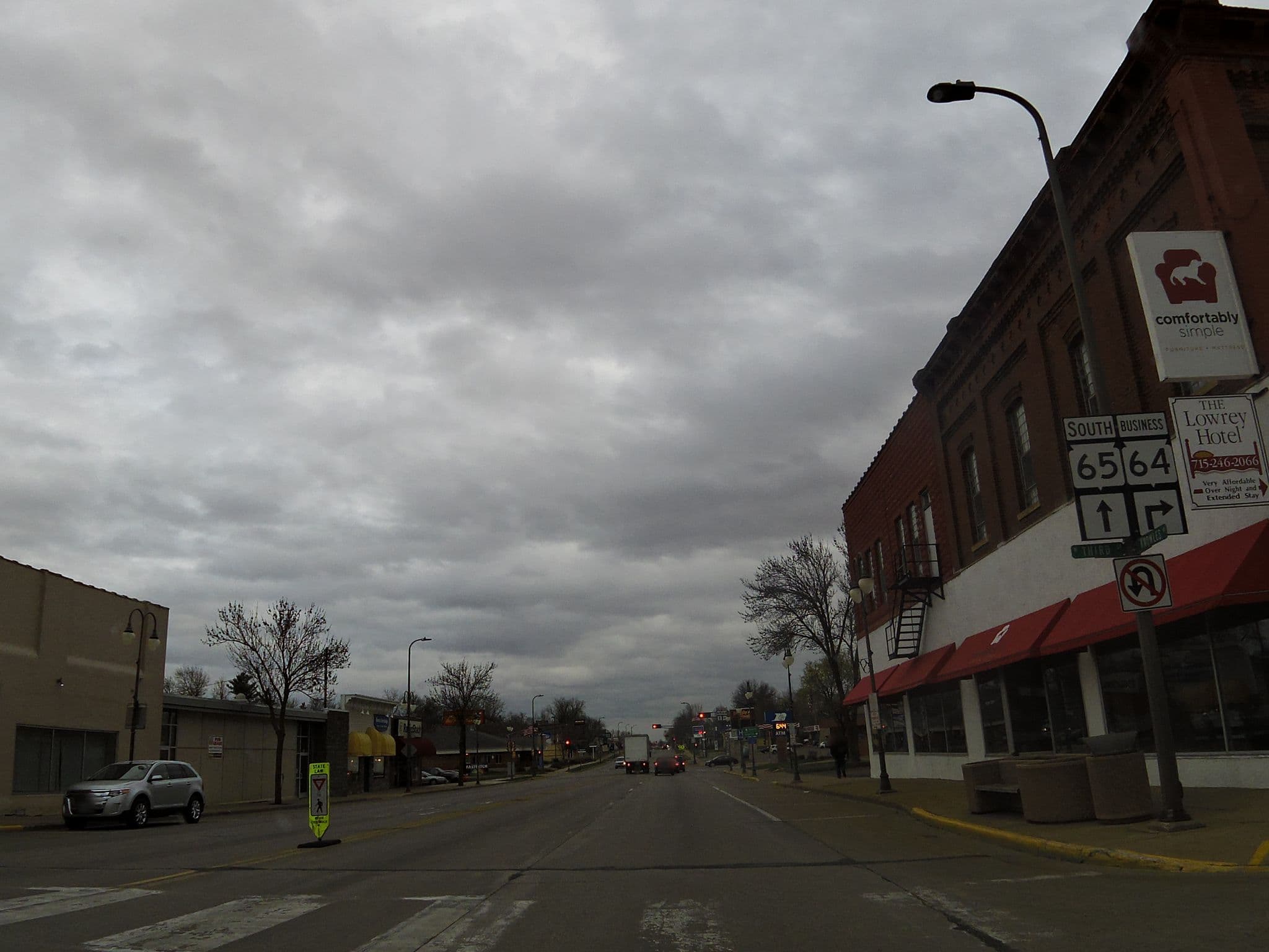 Street view near Lowrey Hotel & Cafe, New Richmond — © allen (CC BY-SA · Mapillary)