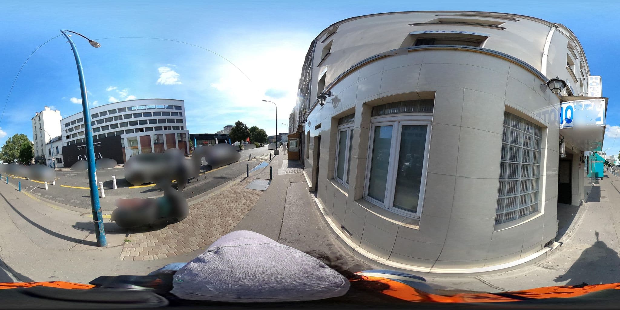 Street view near Hôtel du Canal, Pantin — © nlehuby (CC BY-SA · Mapillary)