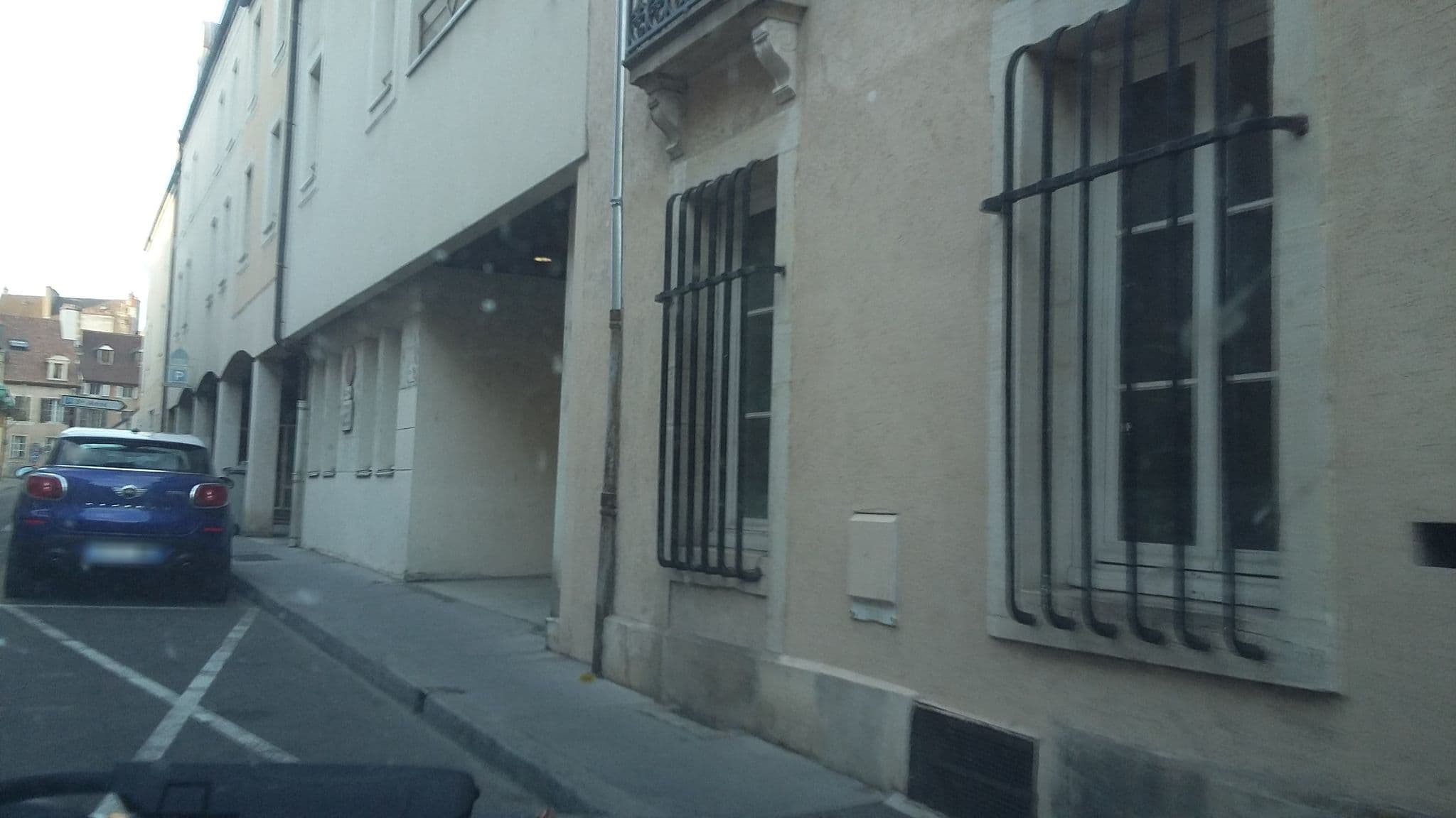 Street view near Maison Philippe Le Bon, Dijon — © vincent_95 (CC BY-SA · Mapillary)