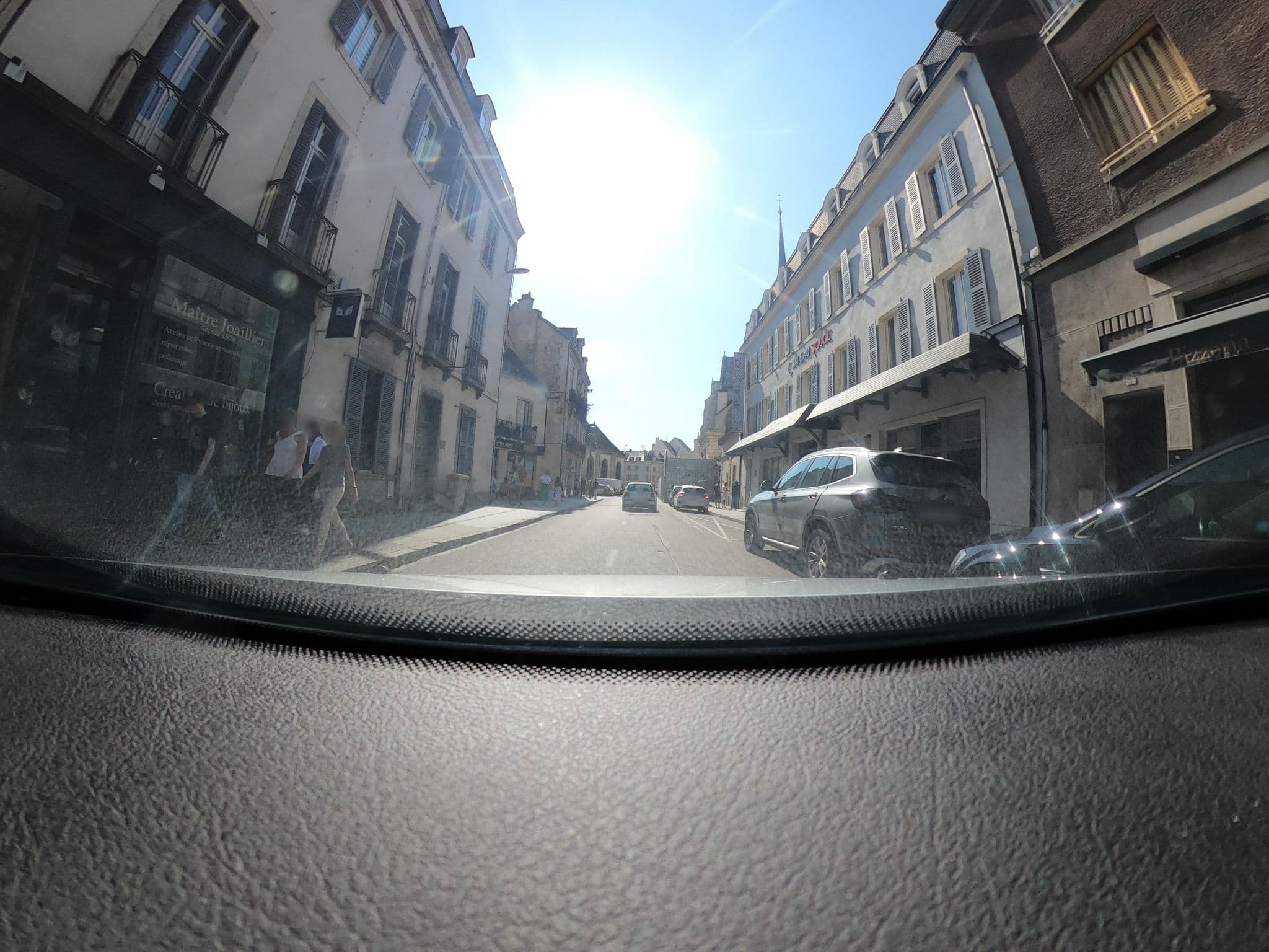 Street view near Hostellerie du Chapeau Rouge, Dijon — © Wodner (CC BY-SA · Mapillary)