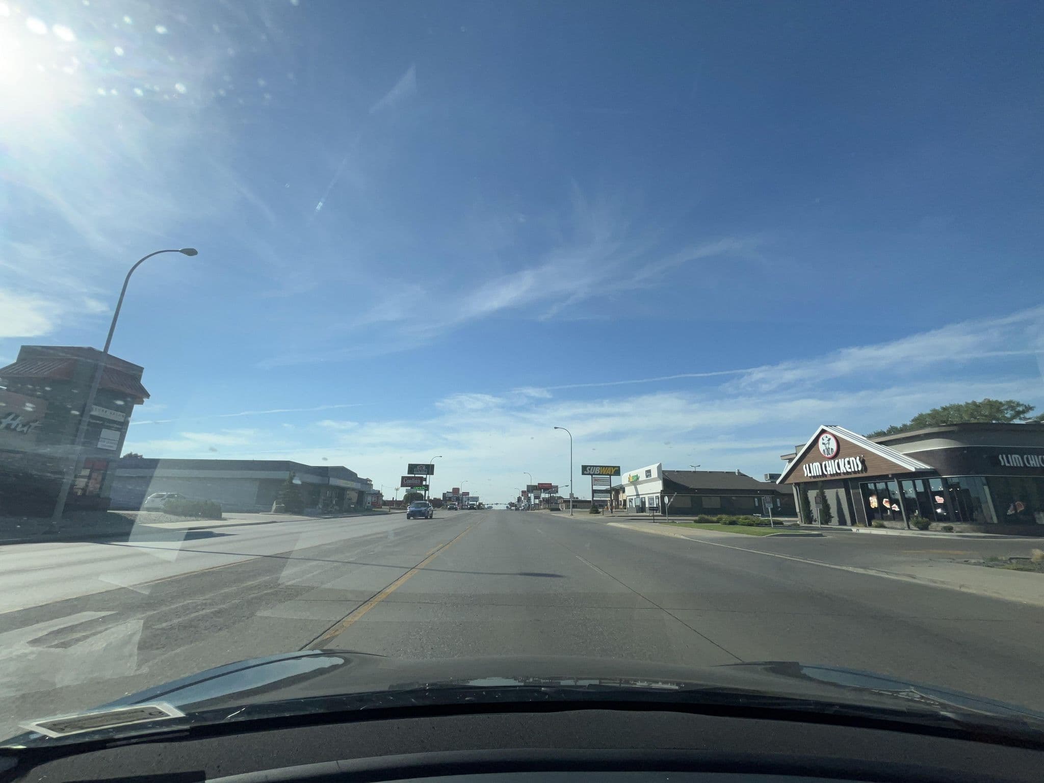 Street view near Hillcrest Motel, Minot — © blue389 (CC BY-SA · Mapillary)