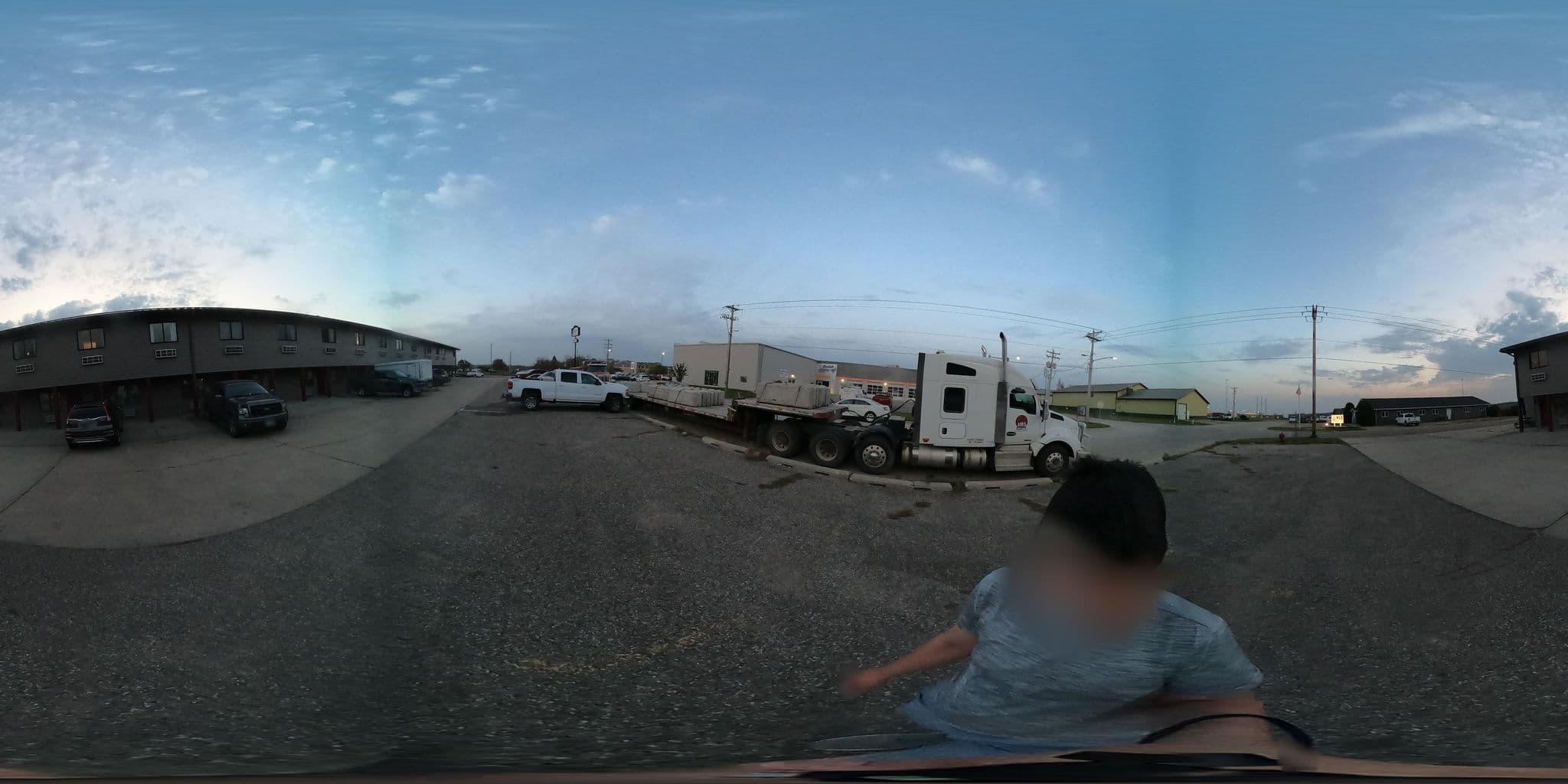 Street view near Wagon Wheel Inn and Suites, Valley City — © hereitgoes (CC BY-SA · Mapillary)