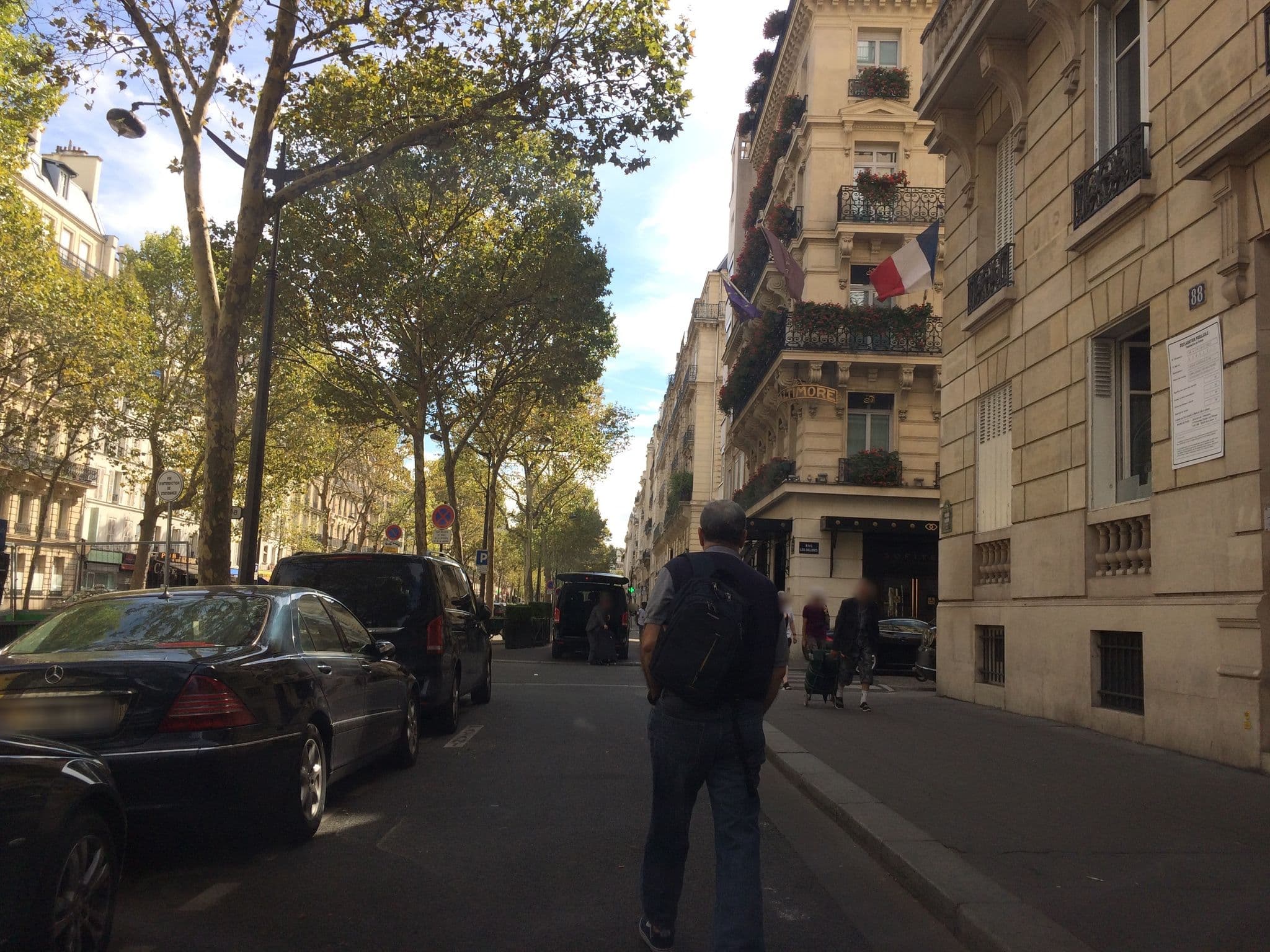 Street view near Hôtel Baltimore, Paris 16 Passy — © kartenville (CC BY-SA · Mapillary)