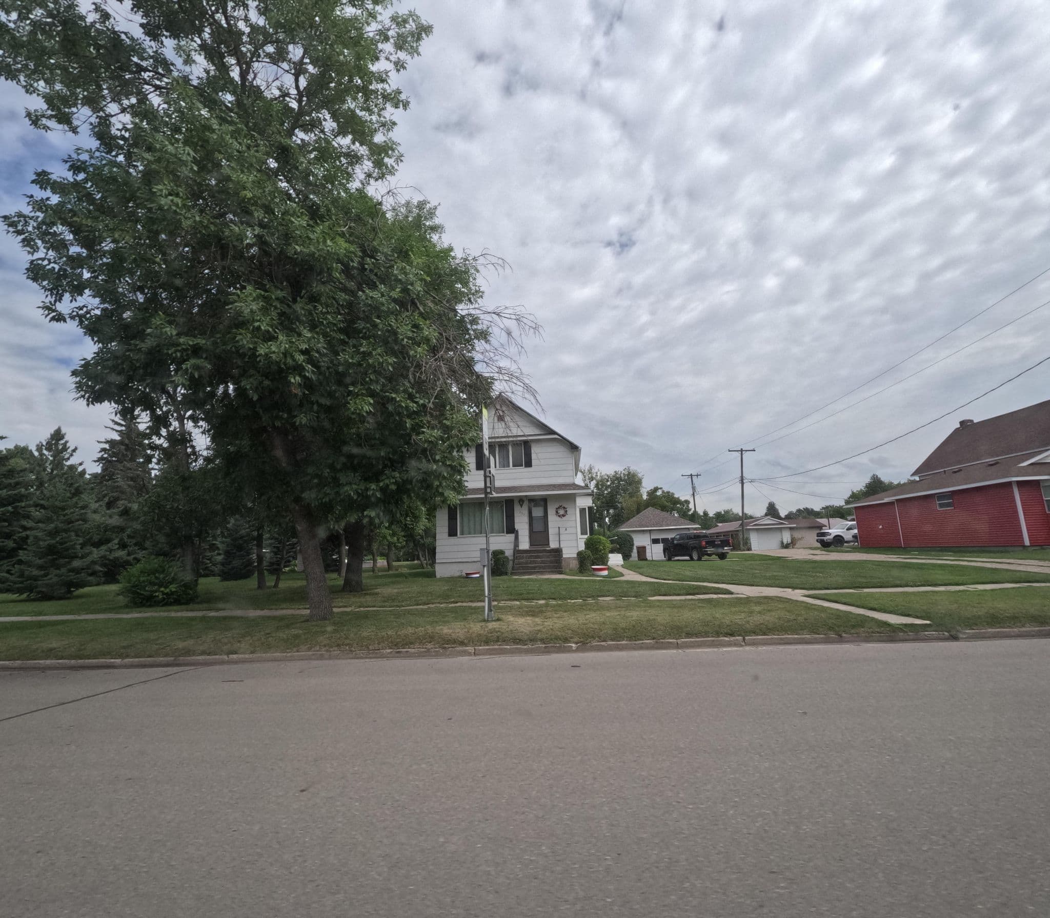 Street view near Red Roost Motel, Cavalier — © allen (CC BY-SA · Mapillary)