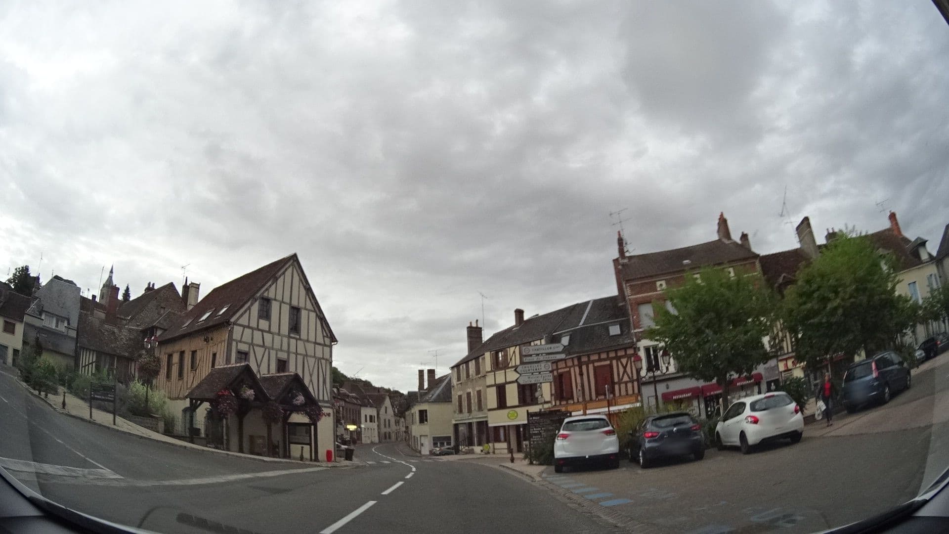 Street view near Le Sauvage, Château-Renard — © ljbouere (CC BY-SA · Mapillary)