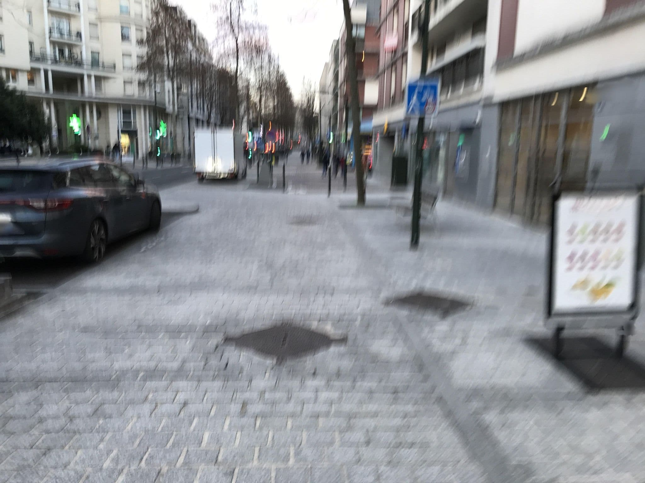 Street view near Ibis styles Hôtels, Bourg-la-Reine — © josmougn (CC BY-SA · Mapillary)