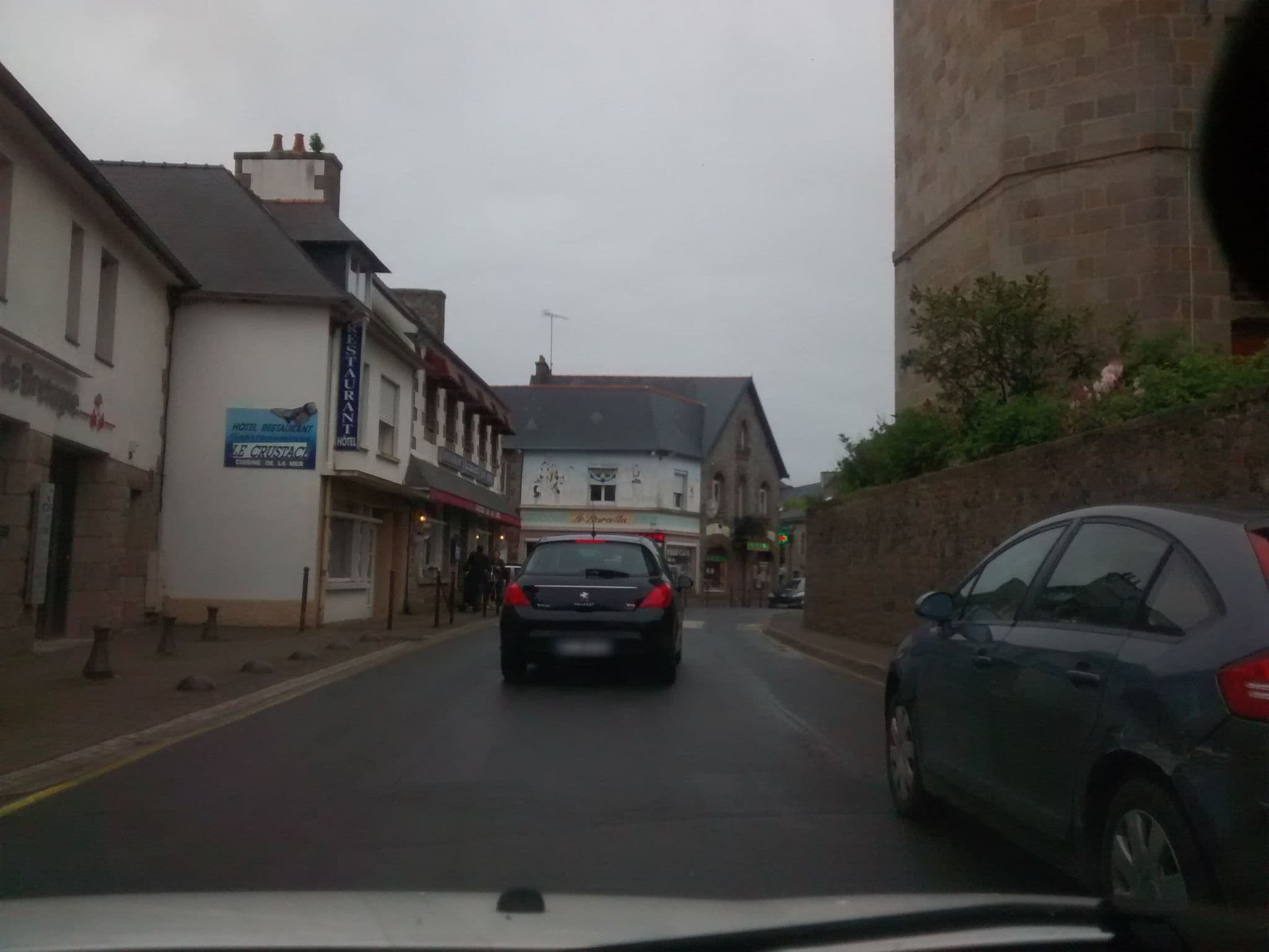 Street view near Le Crustacé, Penvénan — © mgageo (CC BY-SA · Mapillary)