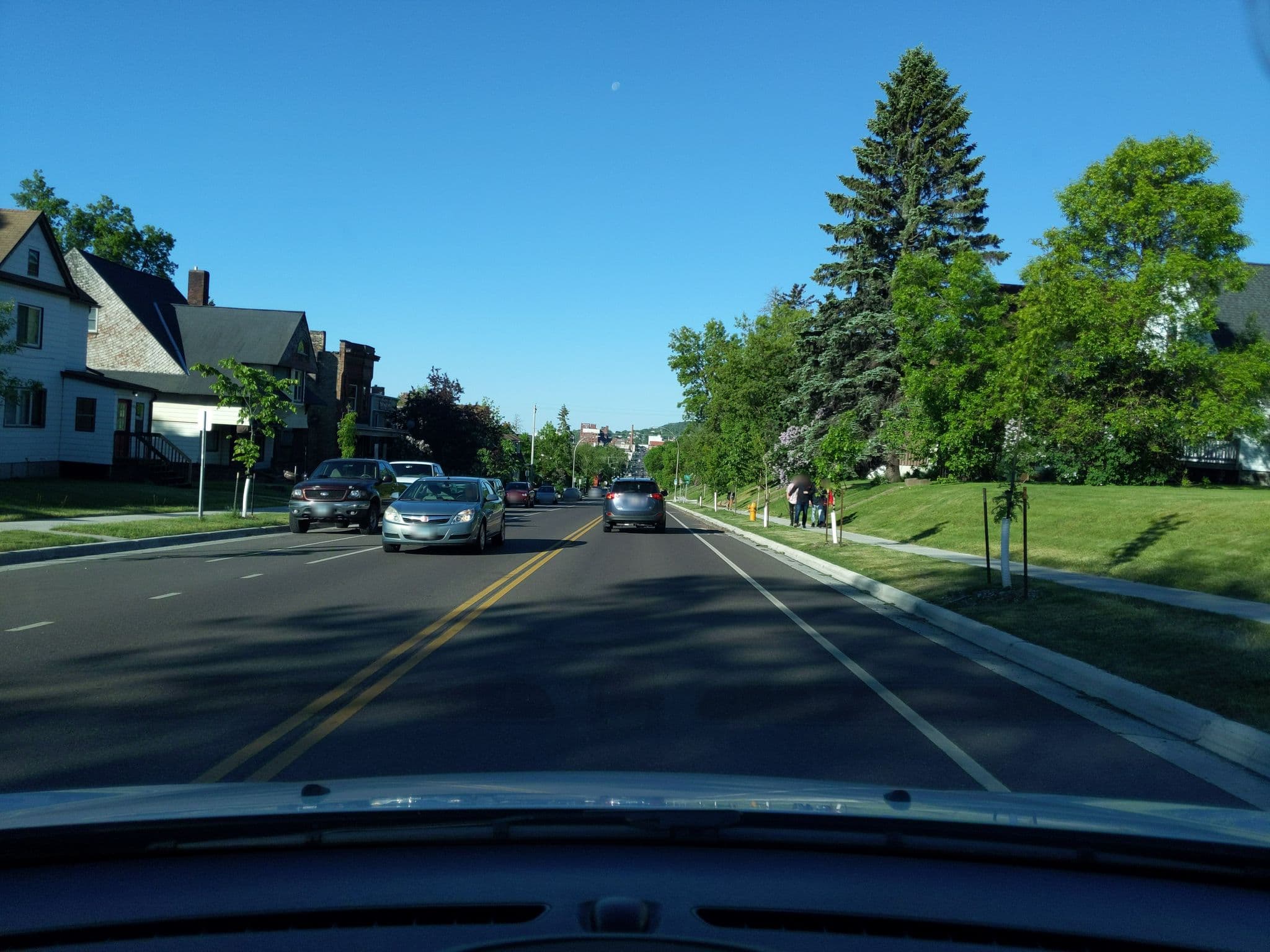 Street view near Summit Manor, Duluth — © iandees (CC BY-SA · Mapillary)