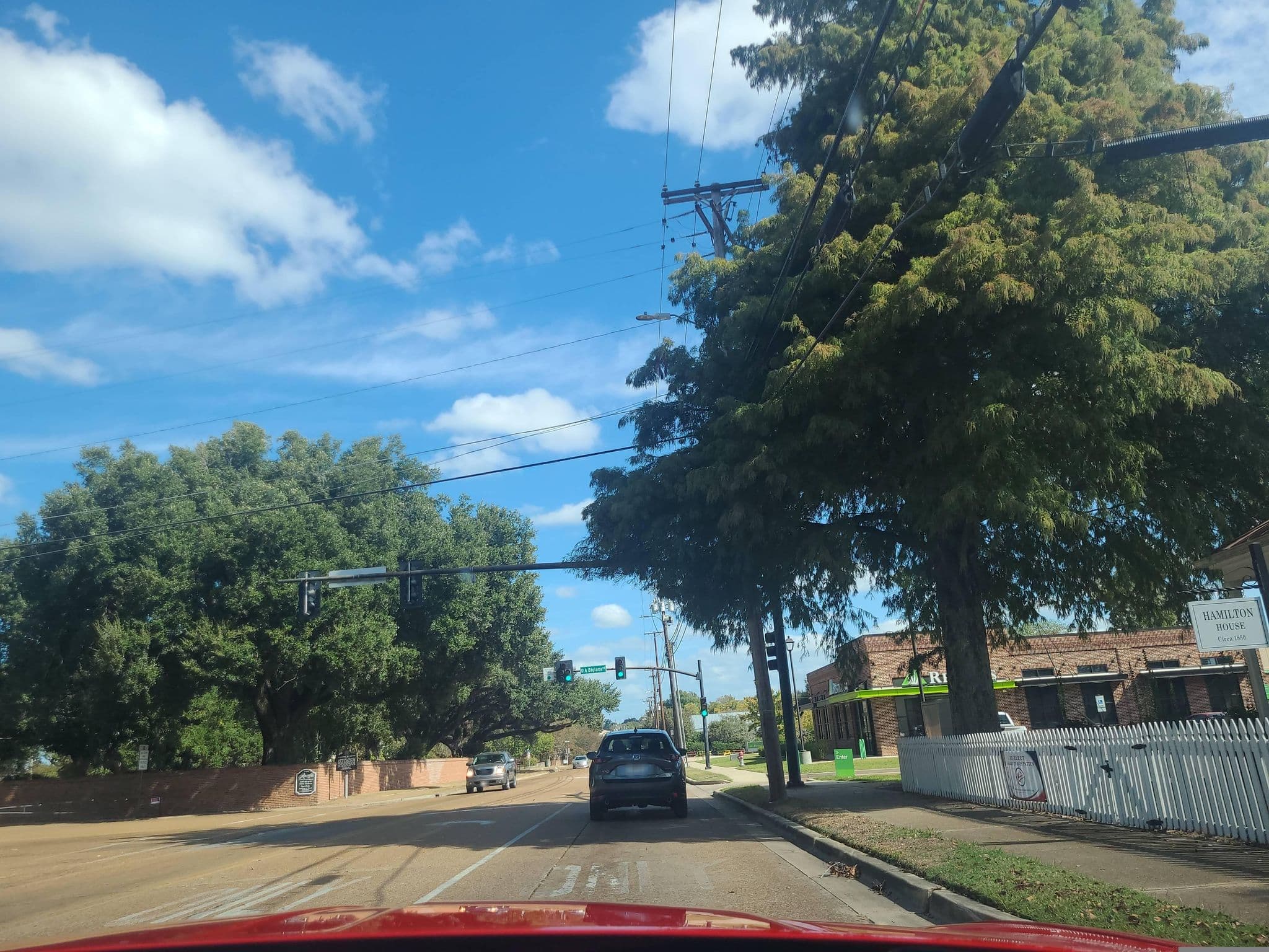 Street view near Hamilton Guest House, Natchez — © jacklehoullier (CC BY-SA · Mapillary)
