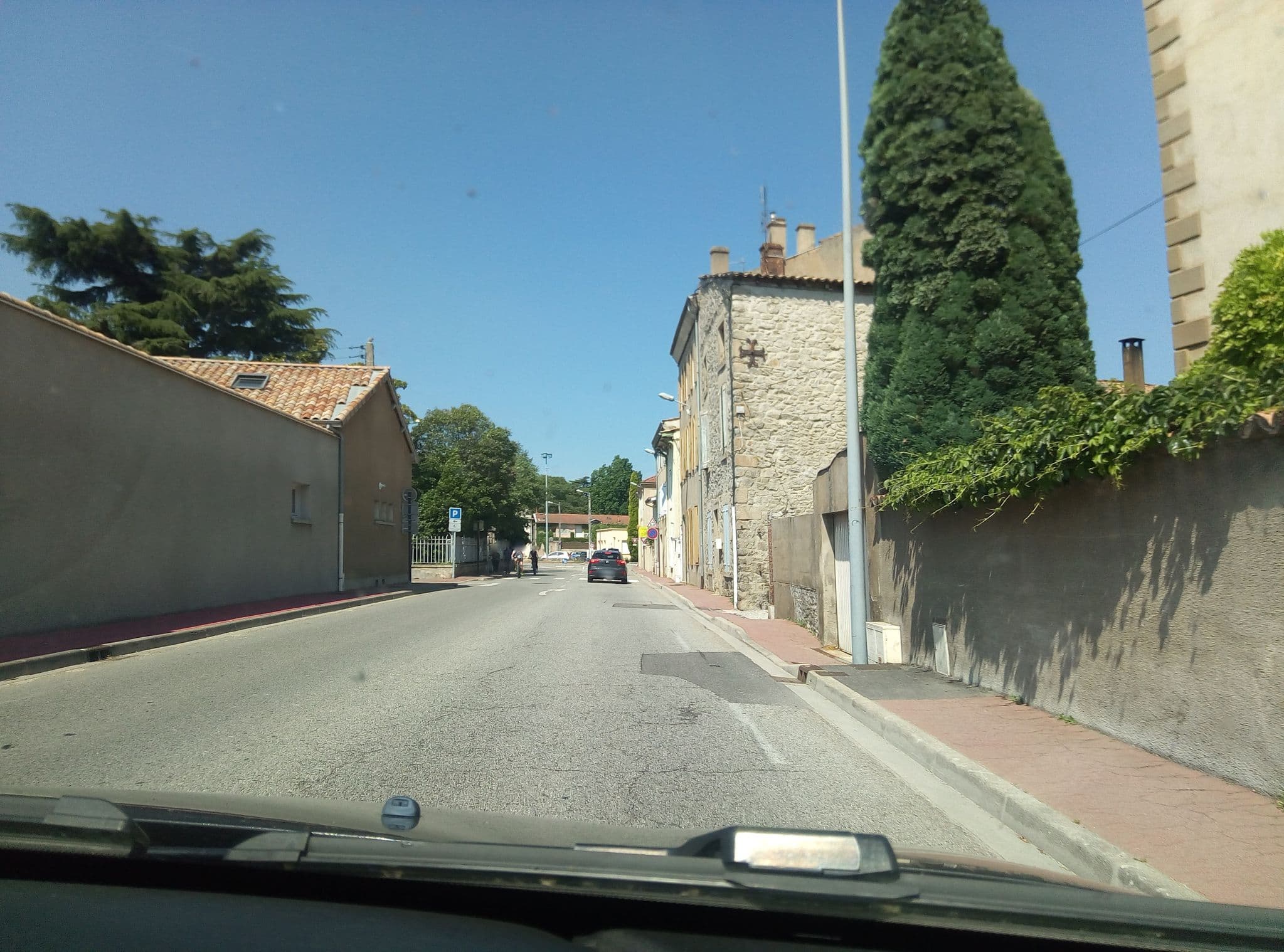 Street view near La Marronnière, Tain-l'Hermitage — © dupoxy (CC BY-SA · Mapillary)
