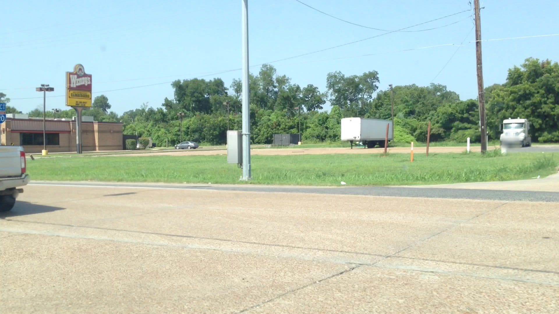 Street view near Wyndham Hotels & Resorts, Tallulah — © lvl5 (CC BY-SA · Mapillary)