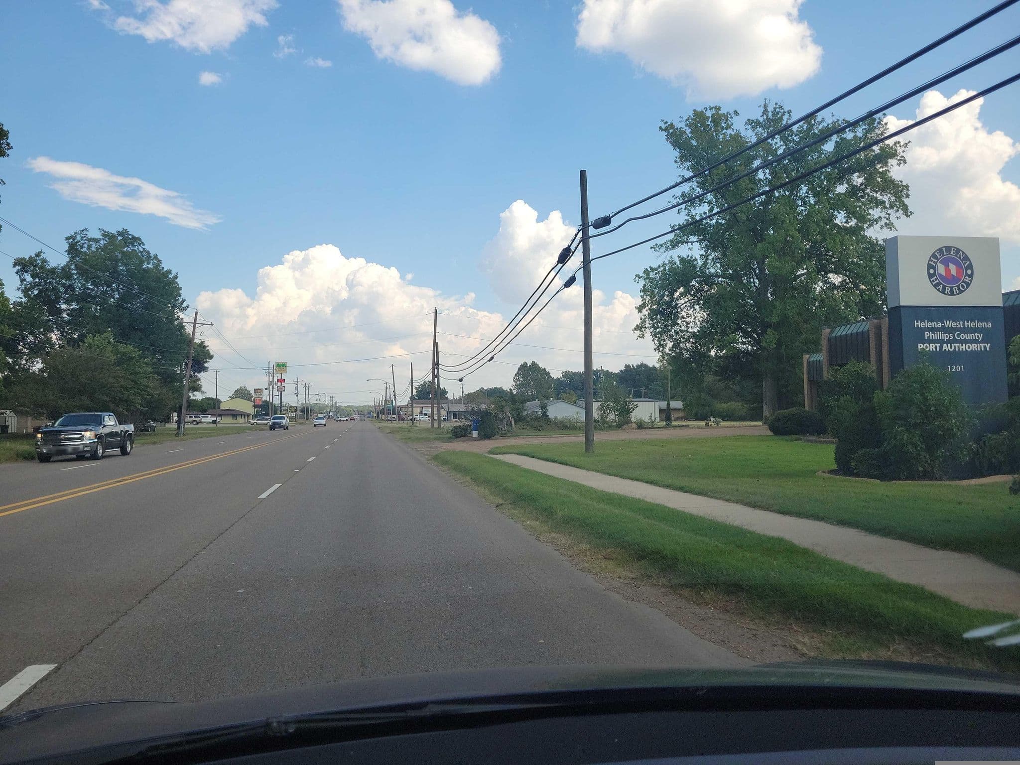 Street view near Delta Inn, West Helena — © Montrose_Lyle (CC BY-SA · Mapillary)