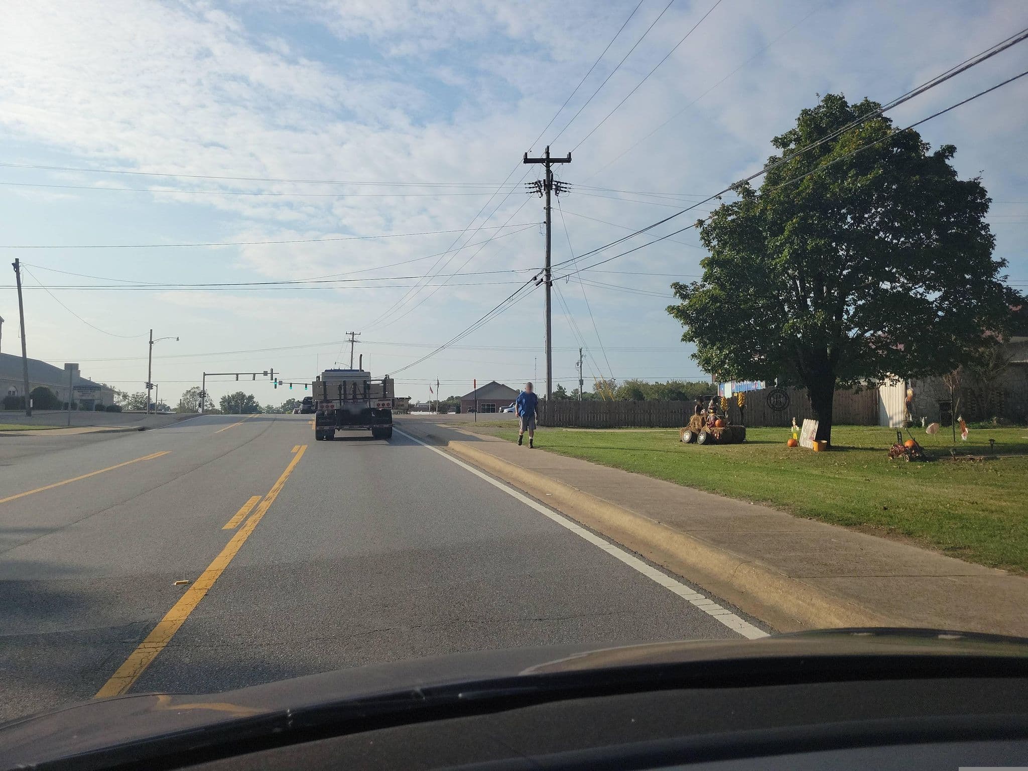 Street view near Crystal River Cave Court Motel, Batesville — © Montrose_Lyle (CC BY-SA · Mapillary)