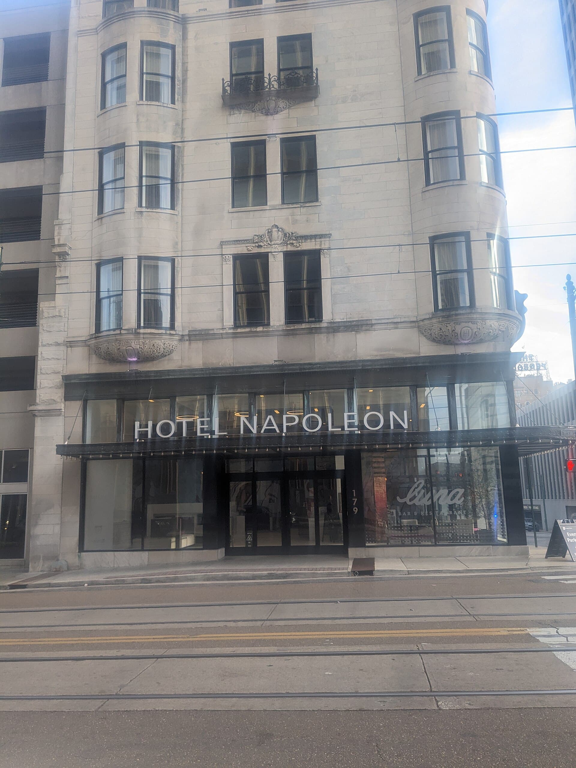 Hotel Napoleon, an Ascend Hotel Collection Member (via Wikimedia Commons, CC BY-SA 3.0)