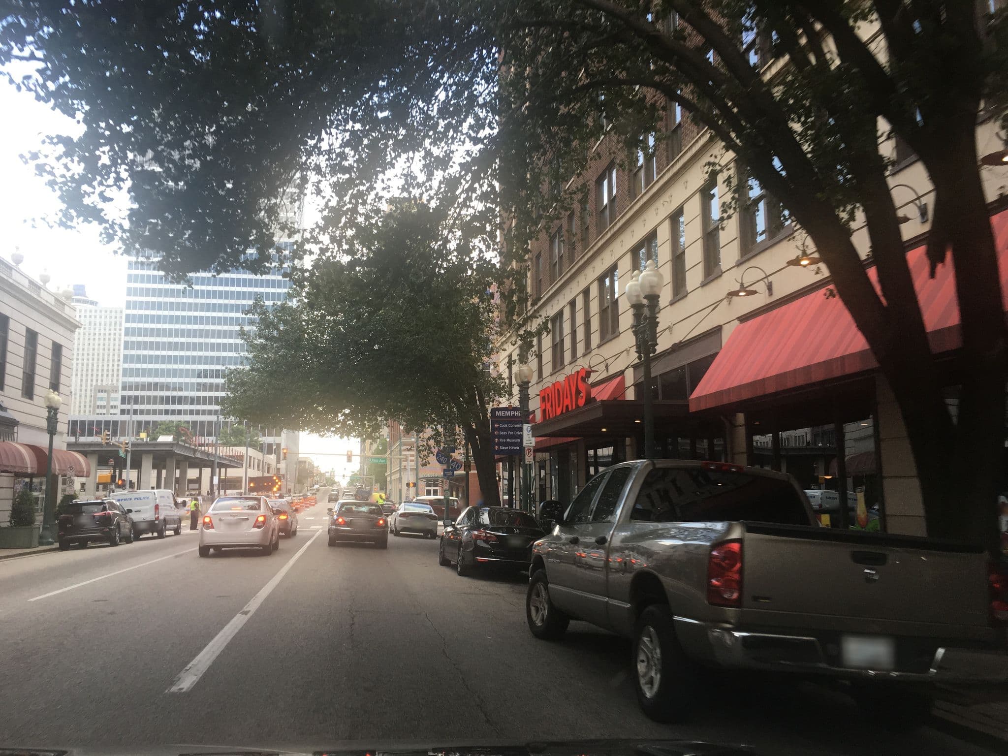 Street view near The Peabody Skyway, Memphis — © raveneye (CC BY-SA · Mapillary)