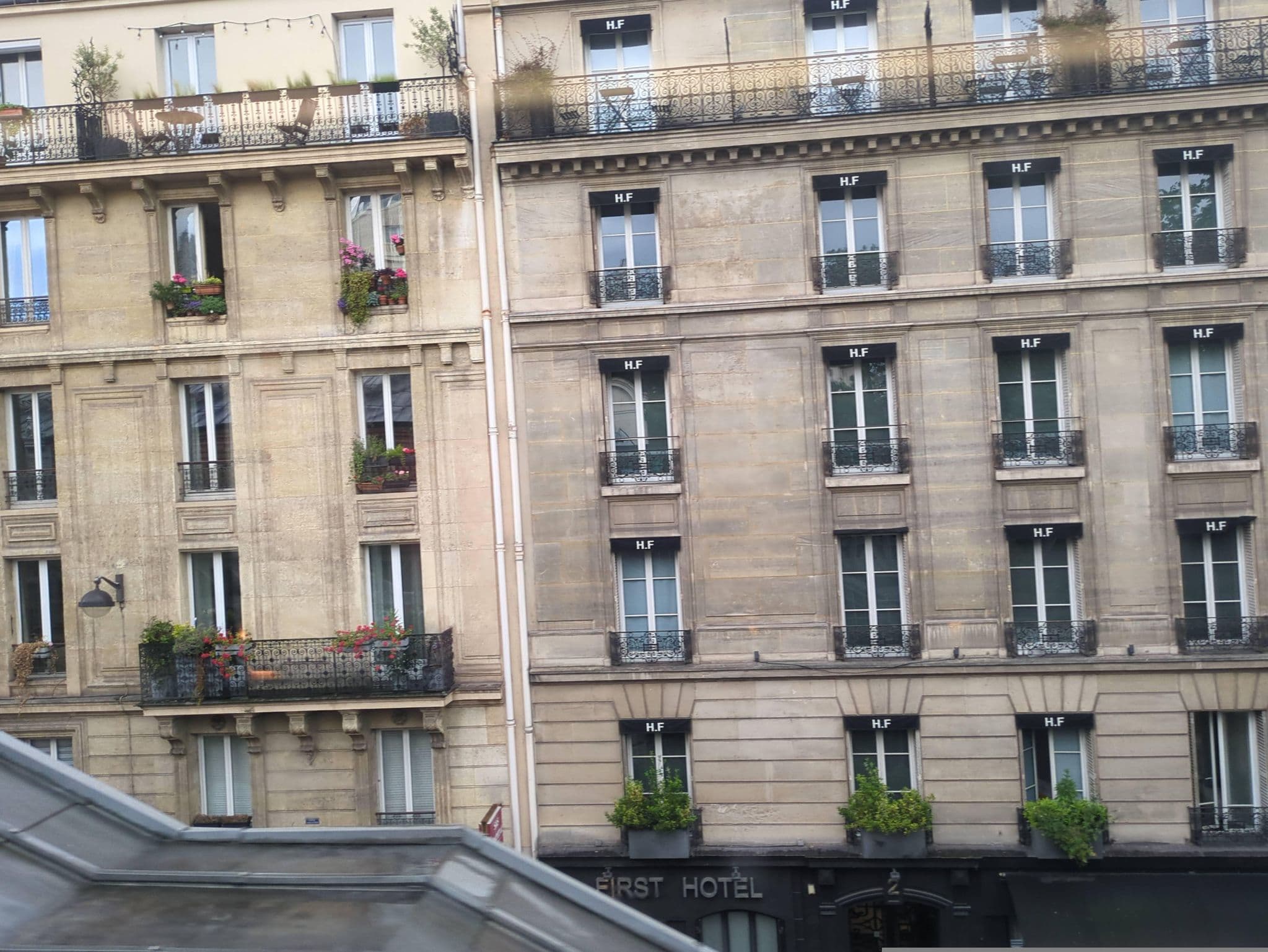 Street view near First Hôtel, Paris 15 Vaugirard — © Nexinor (CC BY-SA · Mapillary)