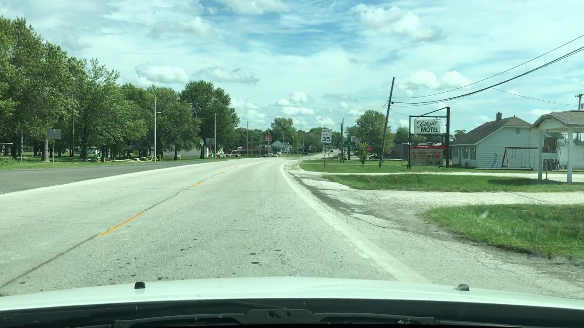 Street view near Twilight Motel, Mexico — © lvl5 (CC BY-SA · Mapillary)