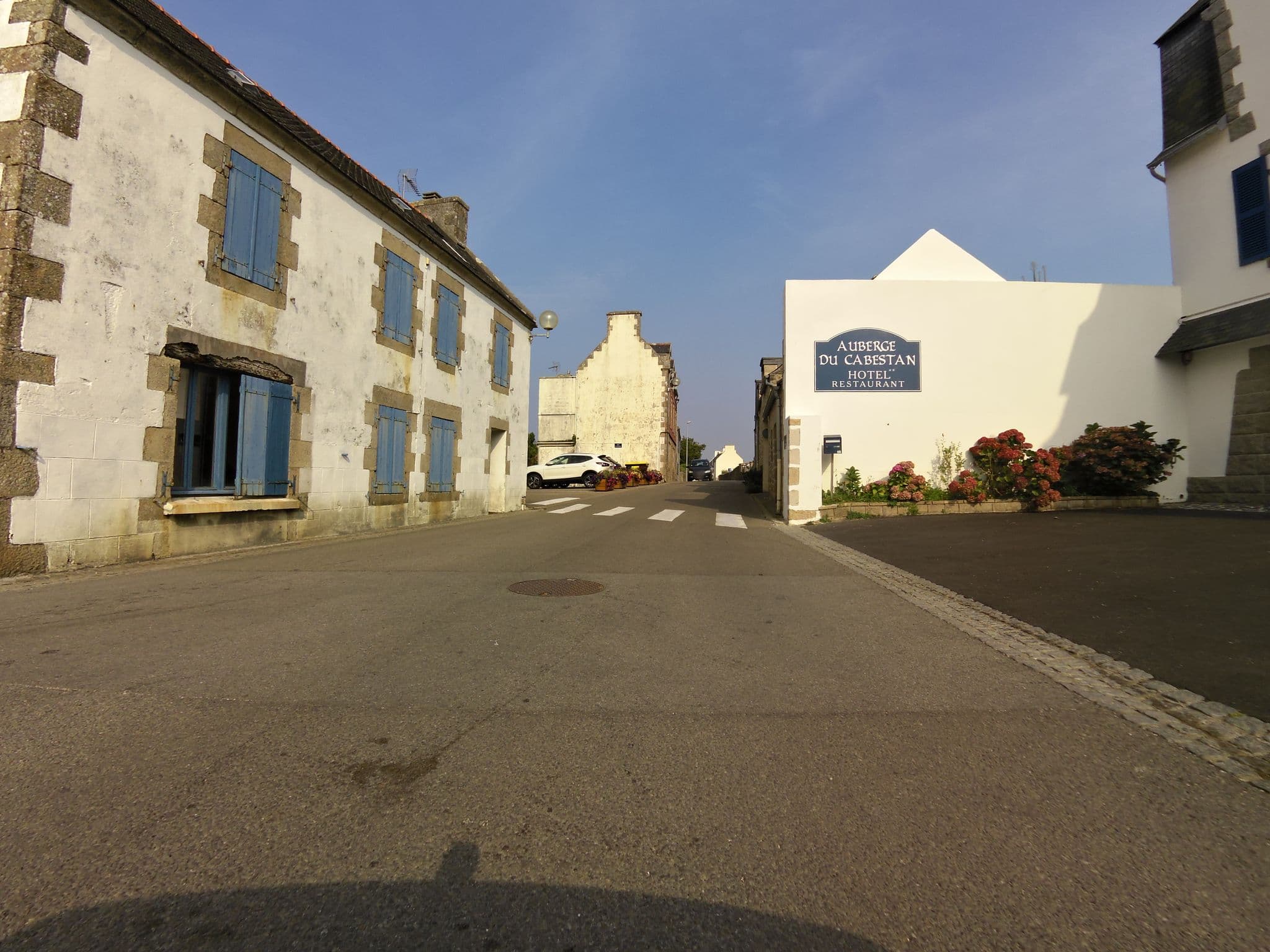 Street view near Auberge du Cabestan, Esquibien — © hamlet (CC BY-SA · Mapillary)