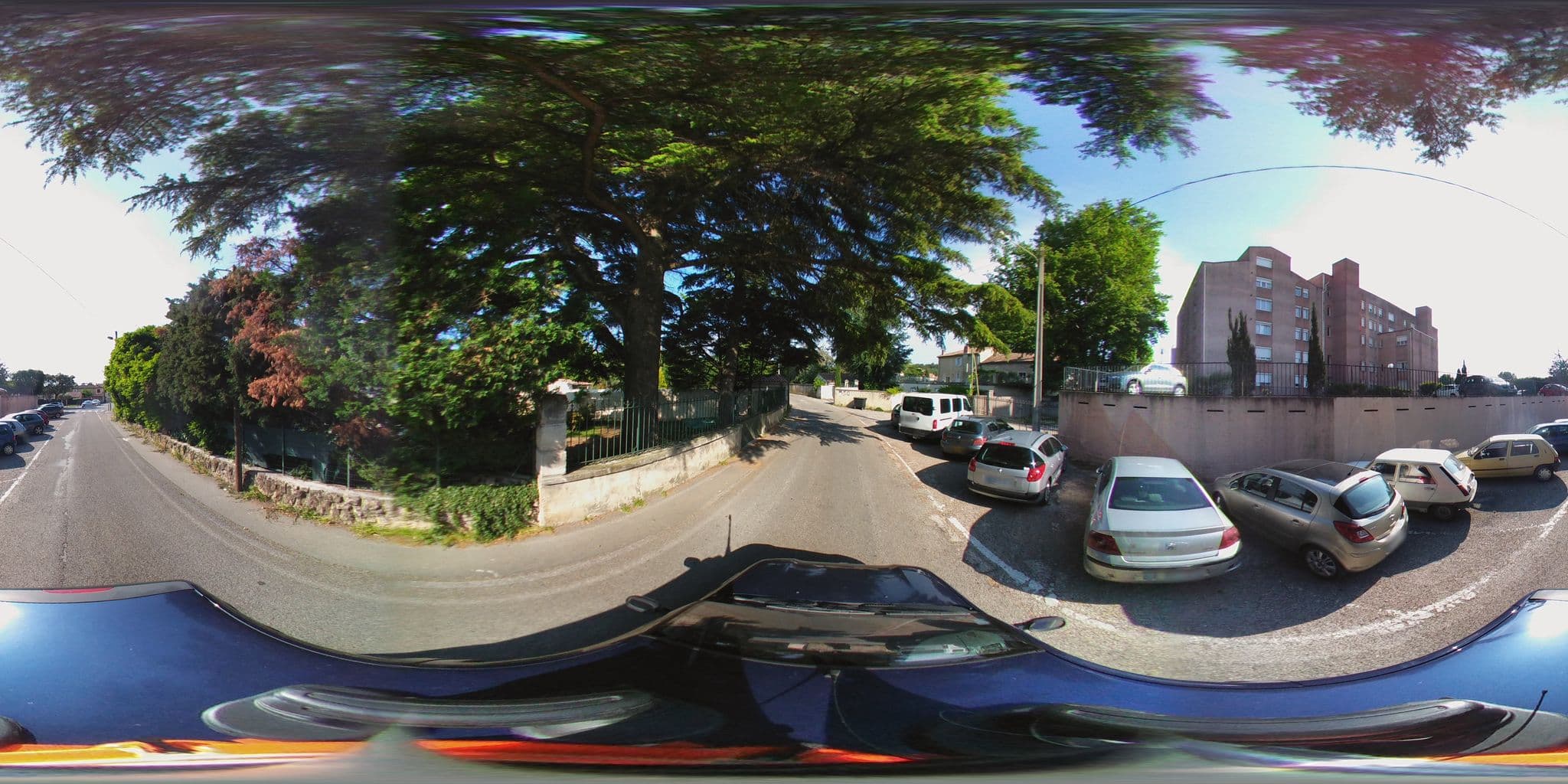 Street view near Villa Aurenjo, Orange — © cabinetcourbi (CC BY-SA · Mapillary)