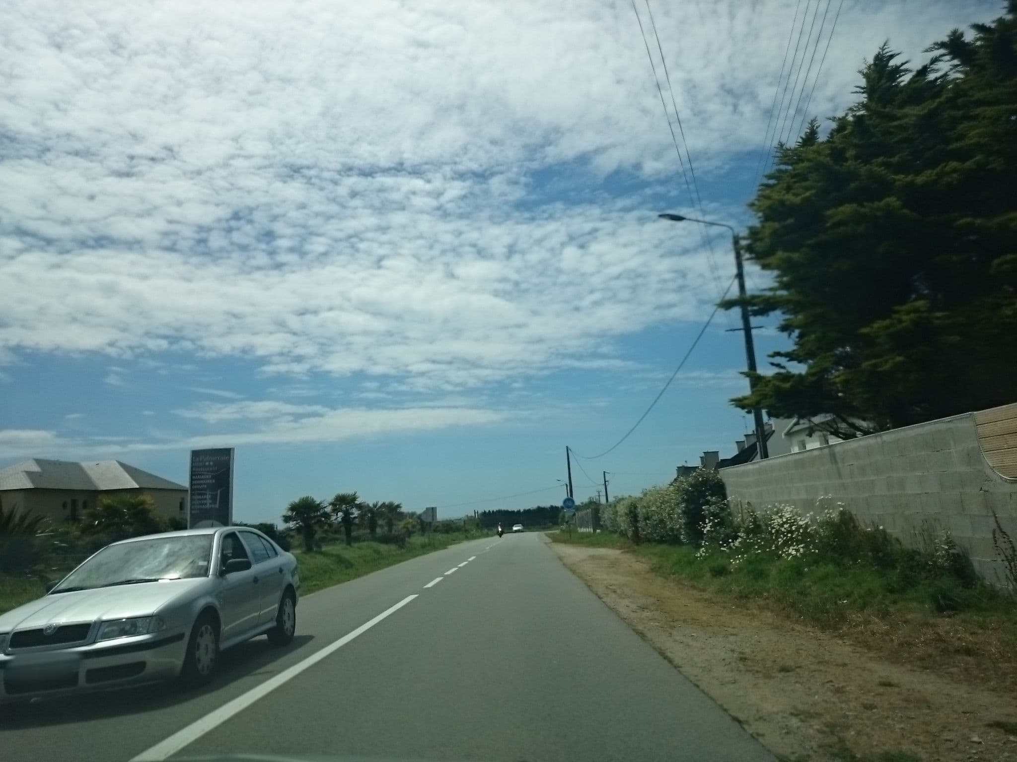 Street view near L'Hôtel du Large, Plougonvelin — © gotpo (CC BY-SA · Mapillary)
