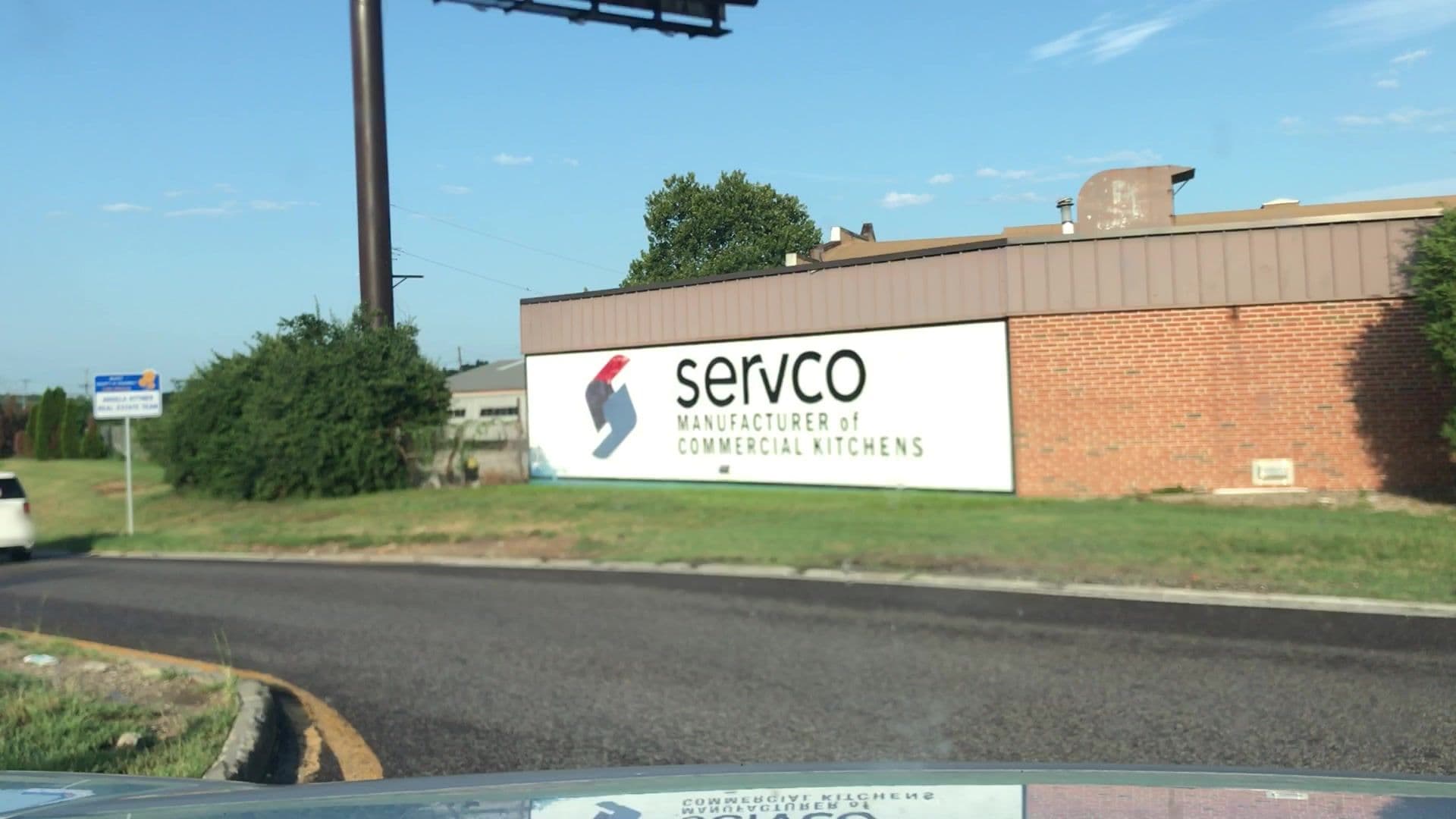 Street view near Servco Equipment Company, Webster Groves — © lvl5 (CC BY-SA · Mapillary)