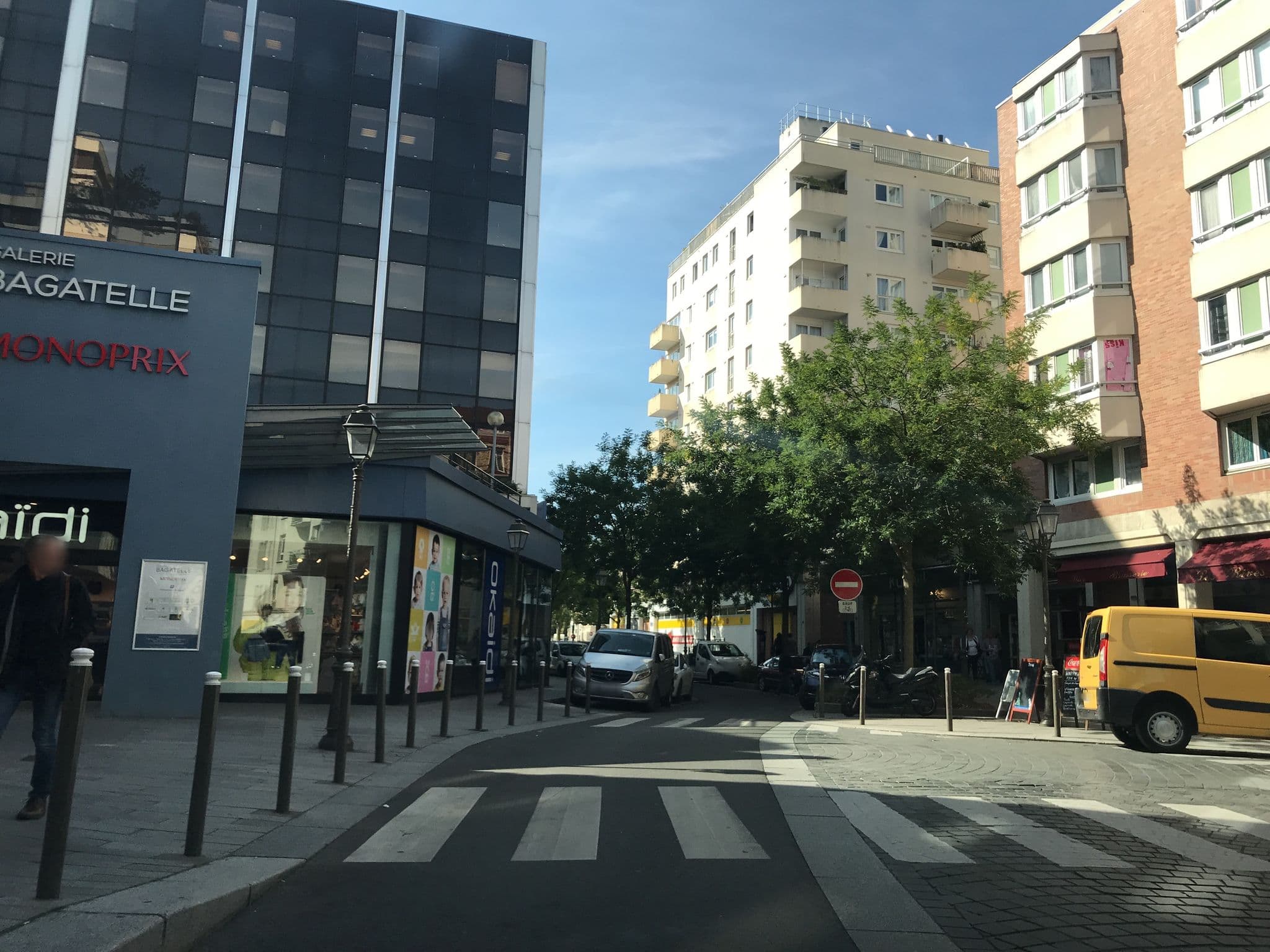 Street view near Ibis Paris Pont de Suresnes, Suresnes — © unmap (CC BY-SA · Mapillary)