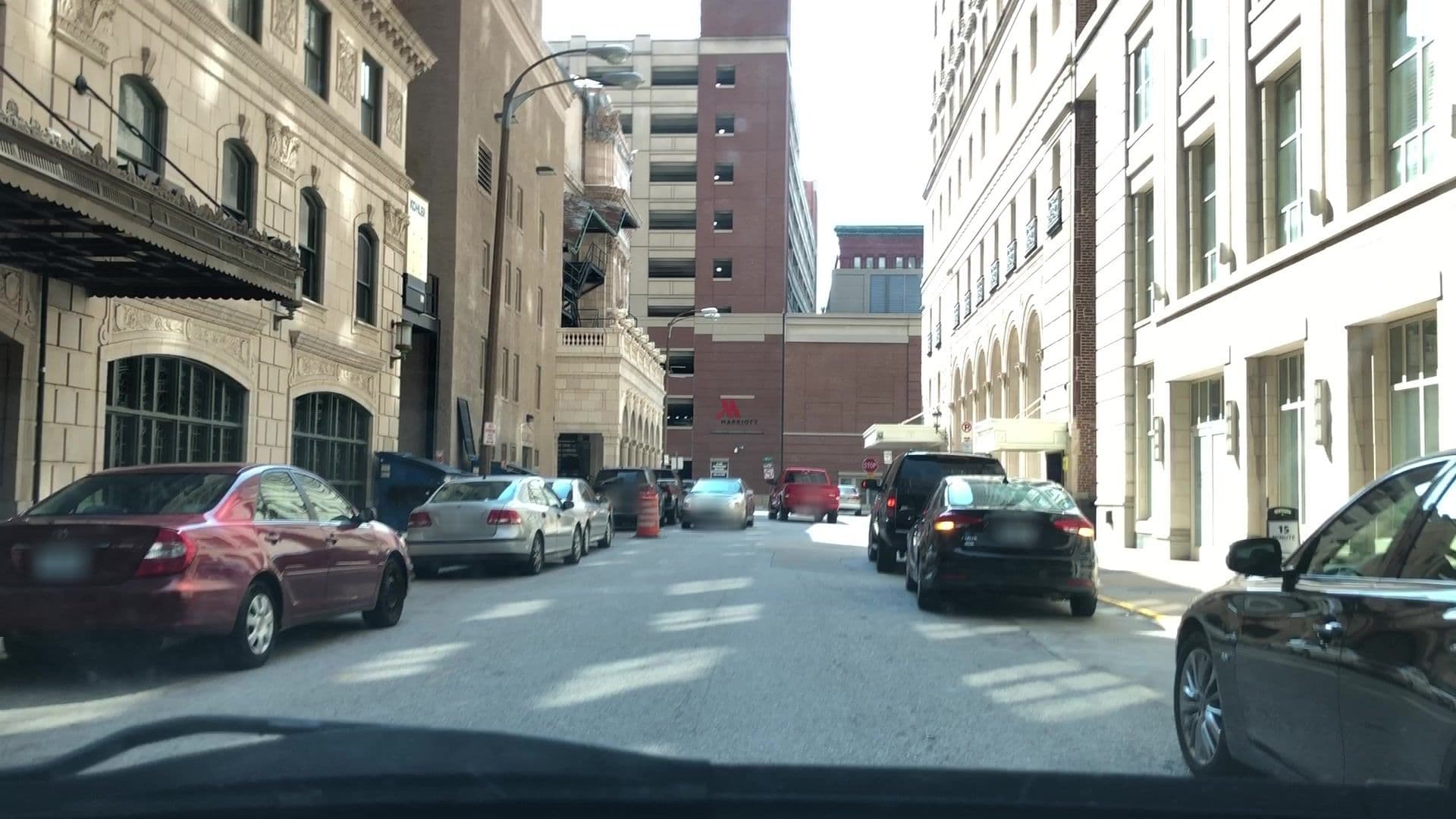 Street view near Magnolia Hotel, St. Louis — © lvl5 (CC BY-SA · Mapillary)