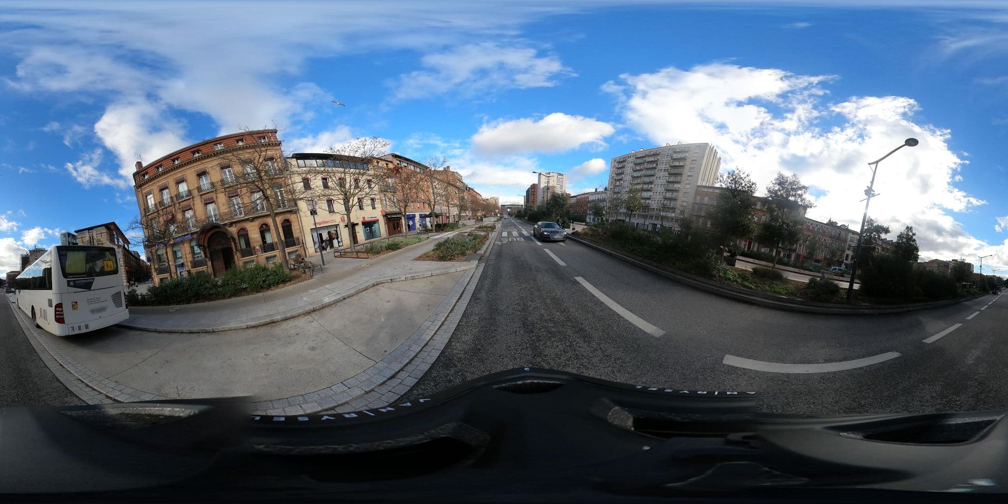 Street view near Best Western Les Capitouls, Toulouse — © alixun (CC BY-SA · Mapillary)