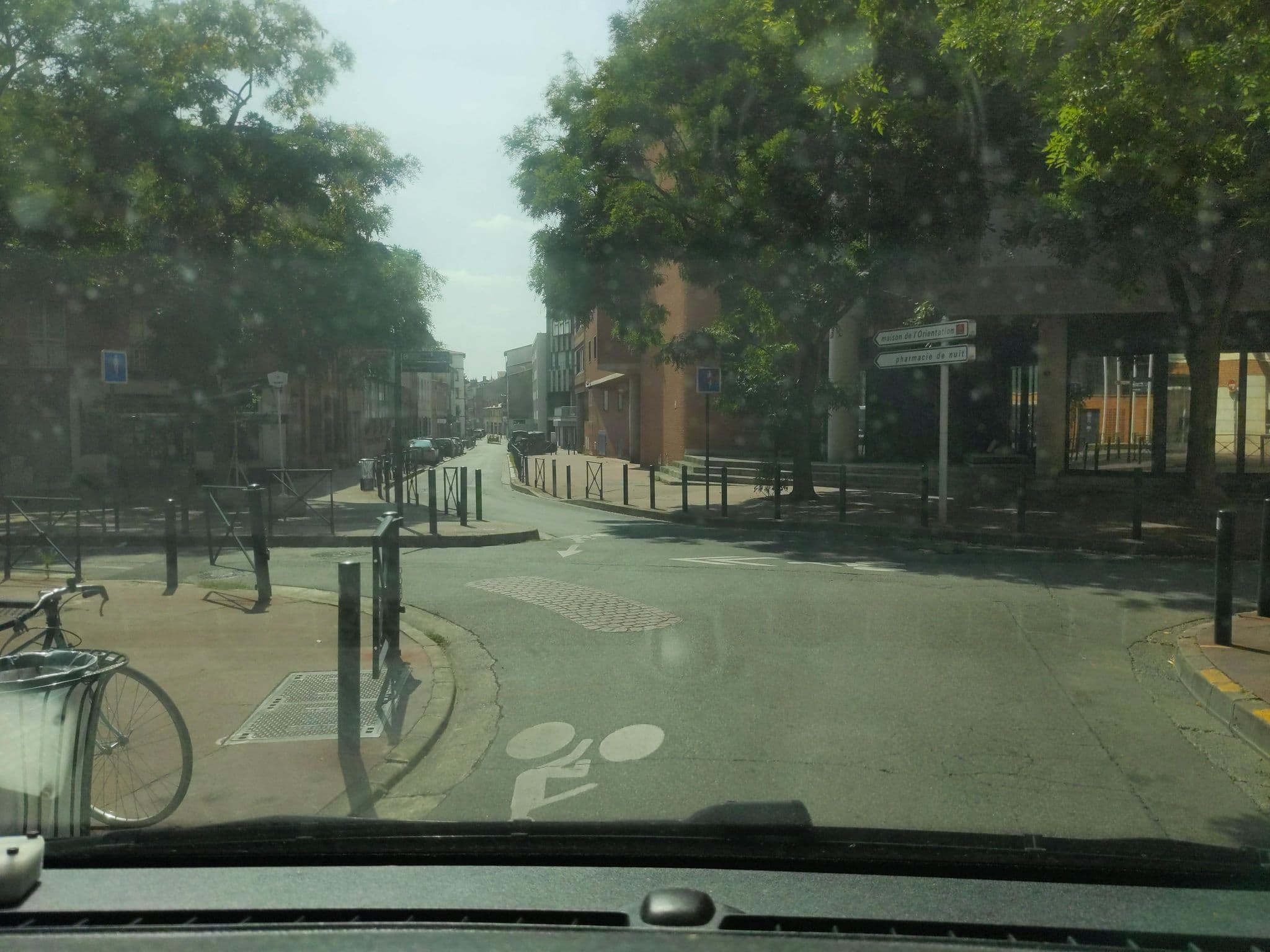 Street view near Excelsior, Toulouse — © seb_est (CC BY-SA · Mapillary)