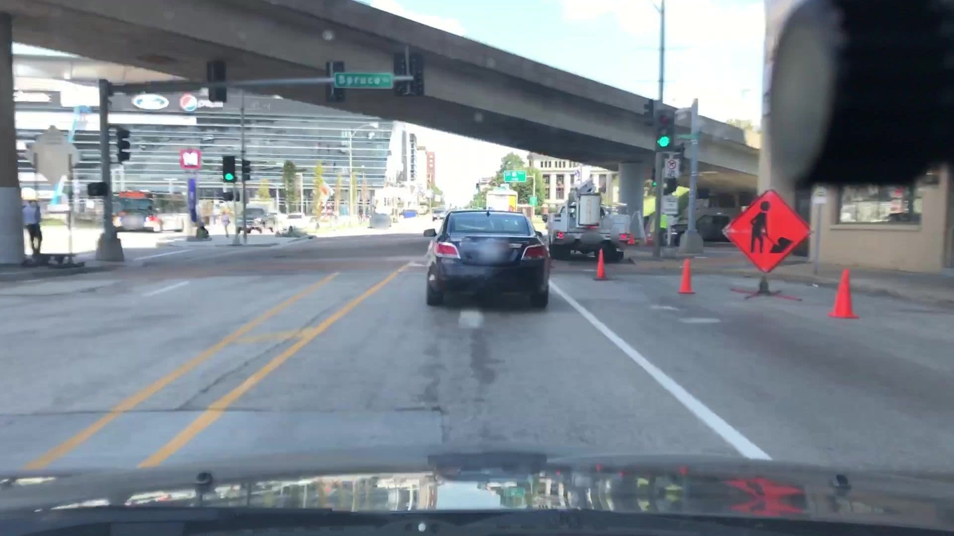 Street view near Sheraton 8th flr laundry, St. Louis — © lvl5 (CC BY-SA · Mapillary)