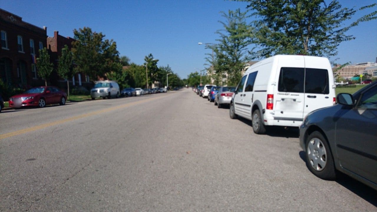 Street view near Zentrilia, St. Louis — © voschix (CC BY-SA · Mapillary)