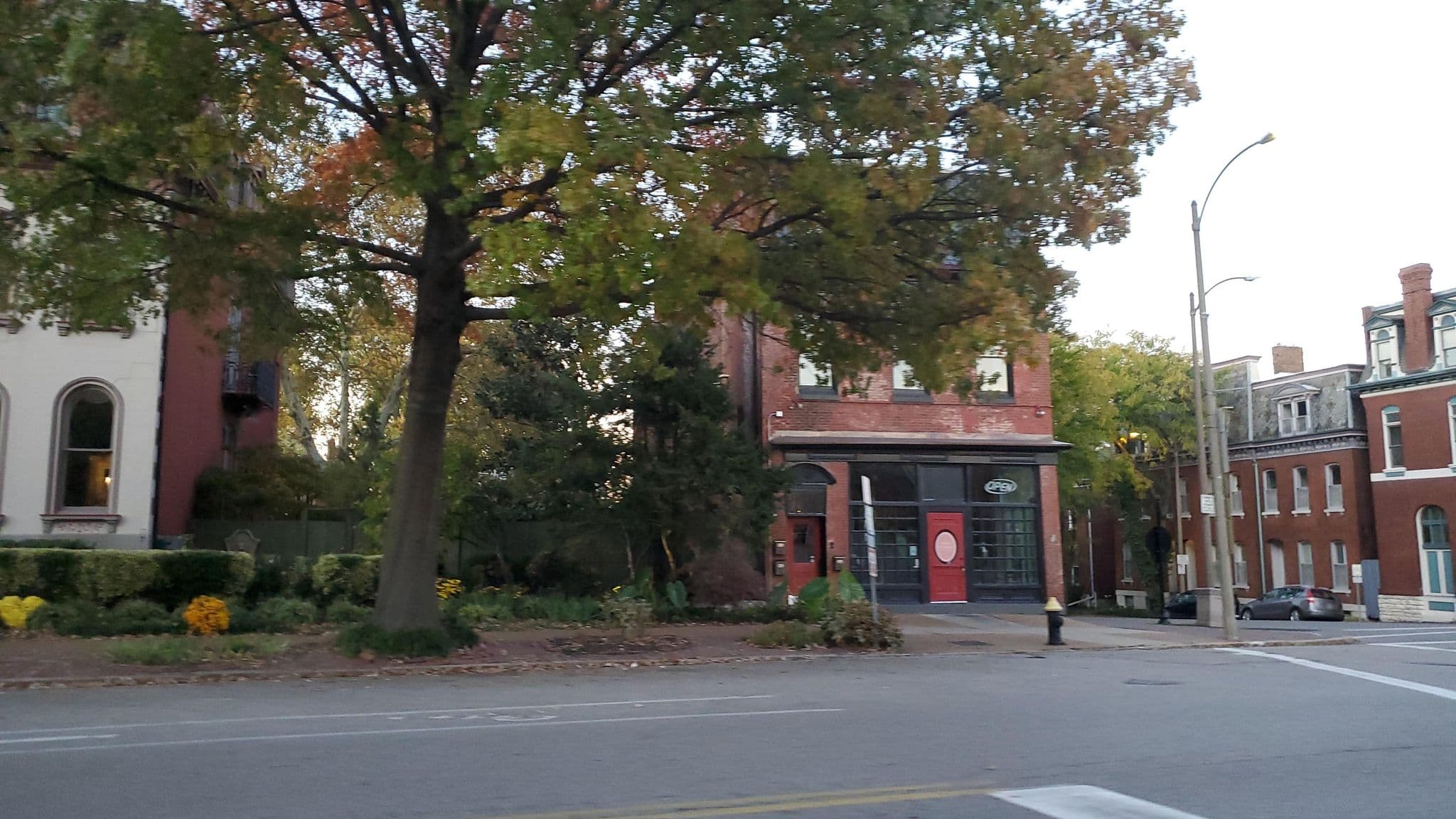 Street view near Park Avenue Bed And Breakfast, St. Louis — © nhhecker (CC BY-SA · Mapillary)