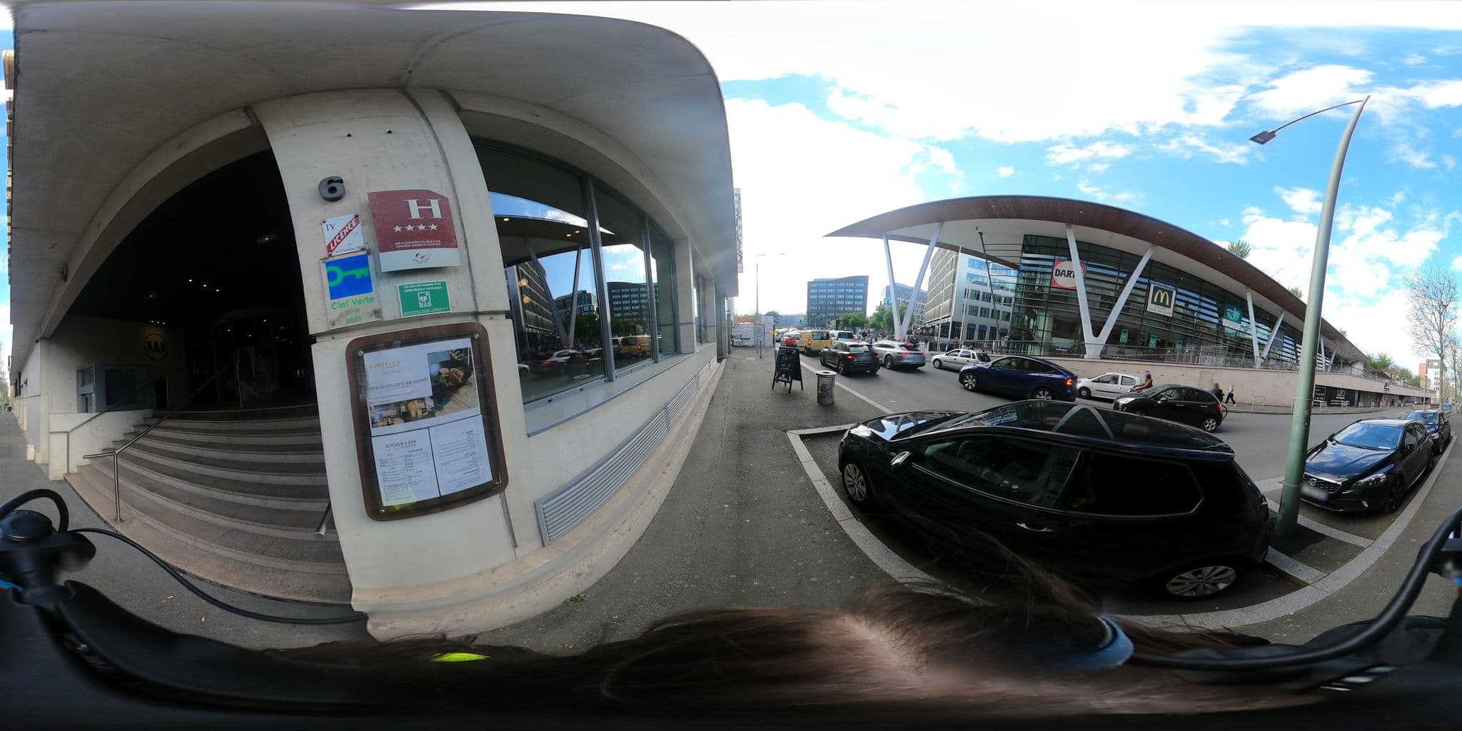 Street view near Hôtel Courtyard by Marriott, Gentilly — © overflorian (CC BY-SA · Mapillary)
