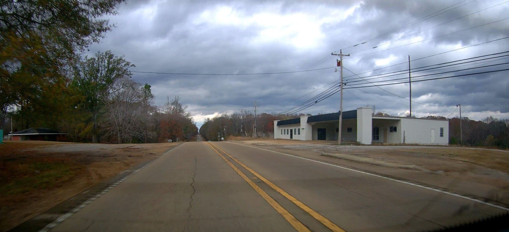 Street view near Trace Ridge Apartments, Saltillo — © lordsutch (CC BY-SA · Mapillary)