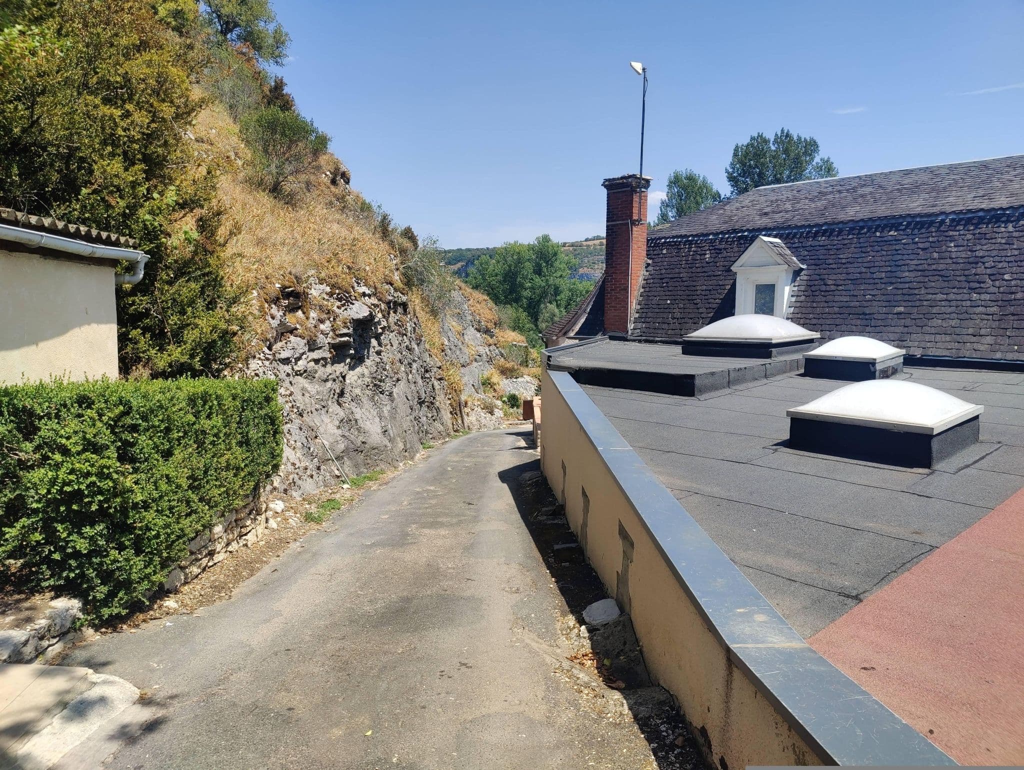 Street view near Le Pont de l'Ouysse, Souillac — © zox (CC BY-SA · Mapillary)