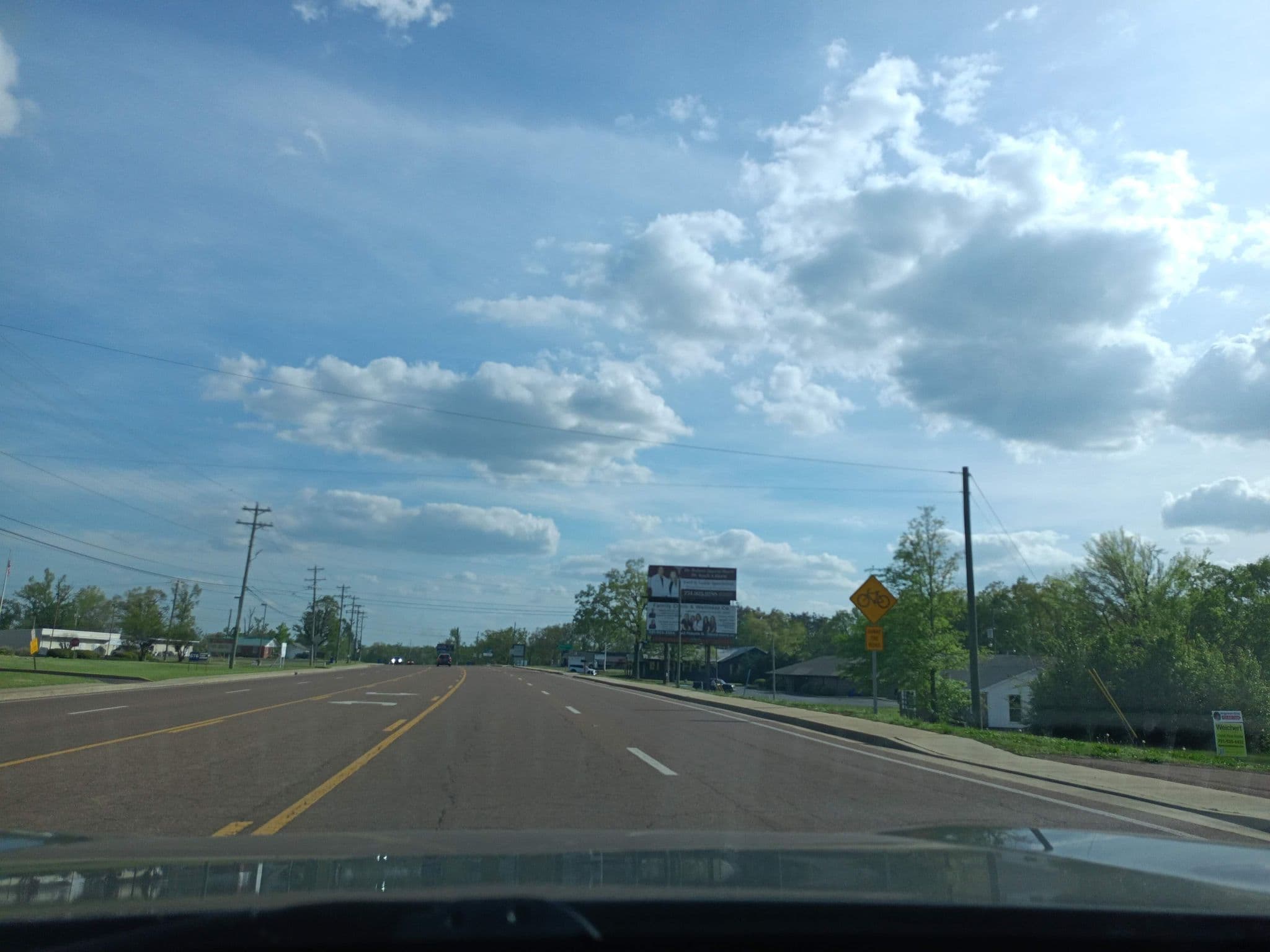Street view near Days Inns, Hotels & Suites, Crump — © apmwa (CC BY-SA · Mapillary)