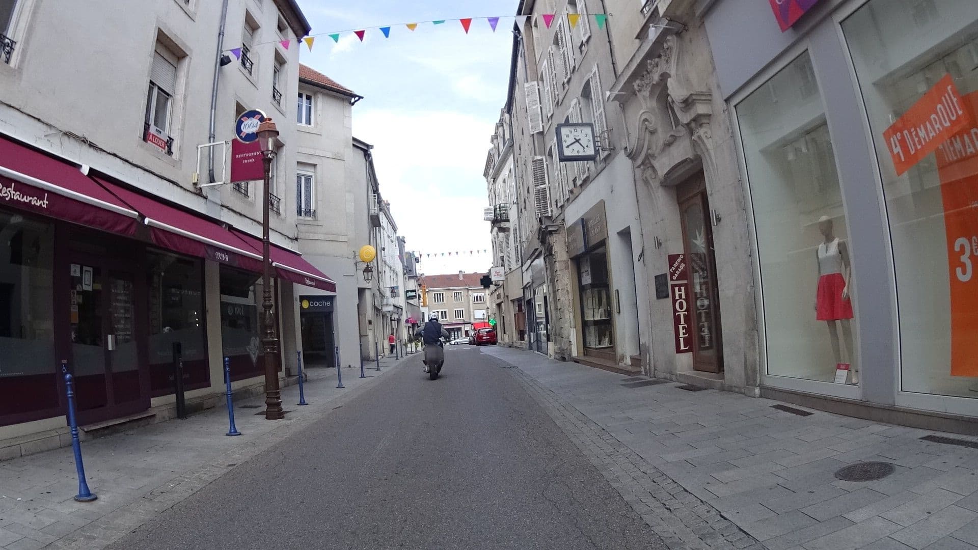 Street view near La Villa Lorraine, Toul — © ramap (CC BY-SA · Mapillary)