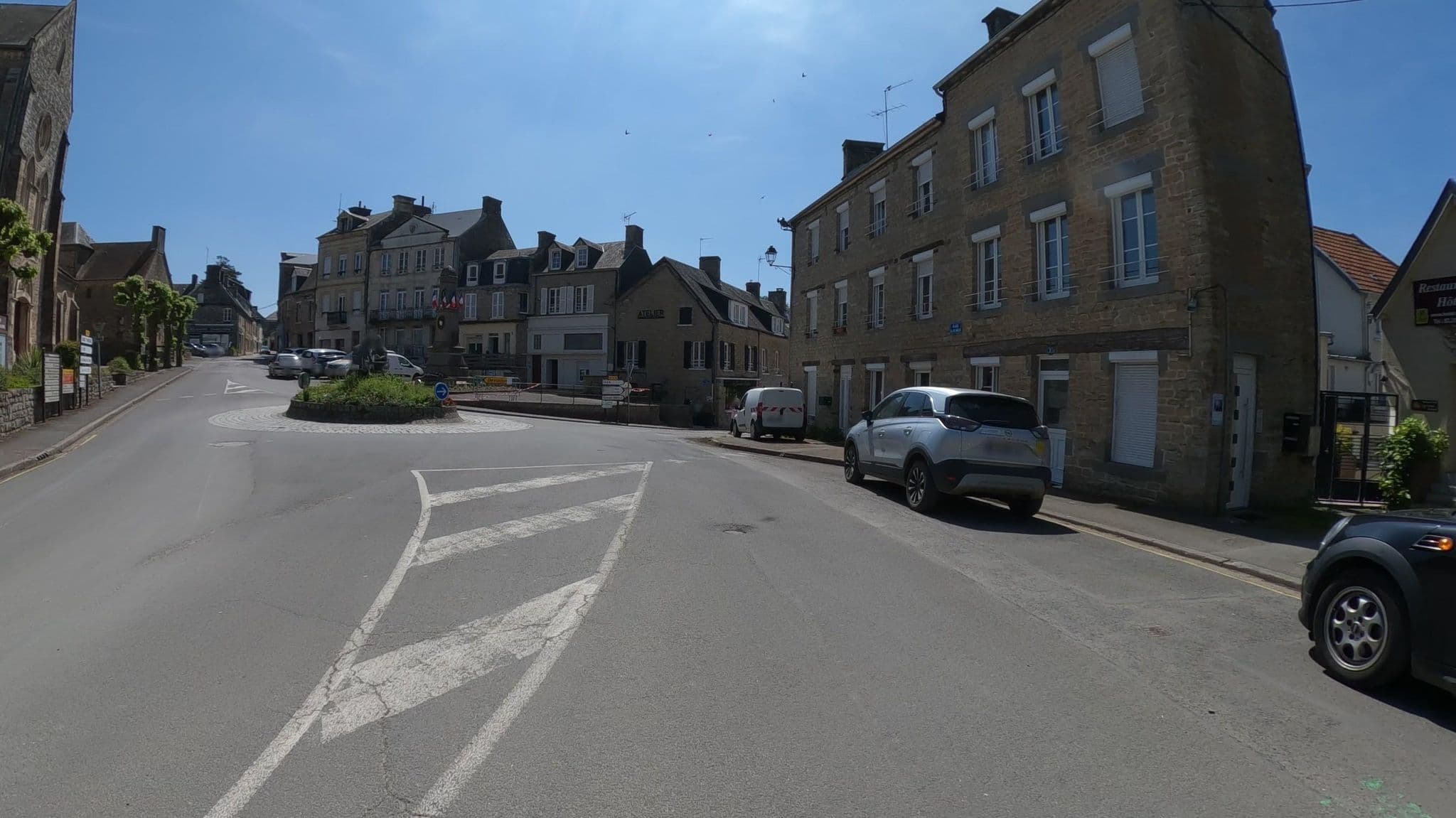 Street view near Au Site Normand, Clécy — © Nzau (CC BY-SA · Mapillary)