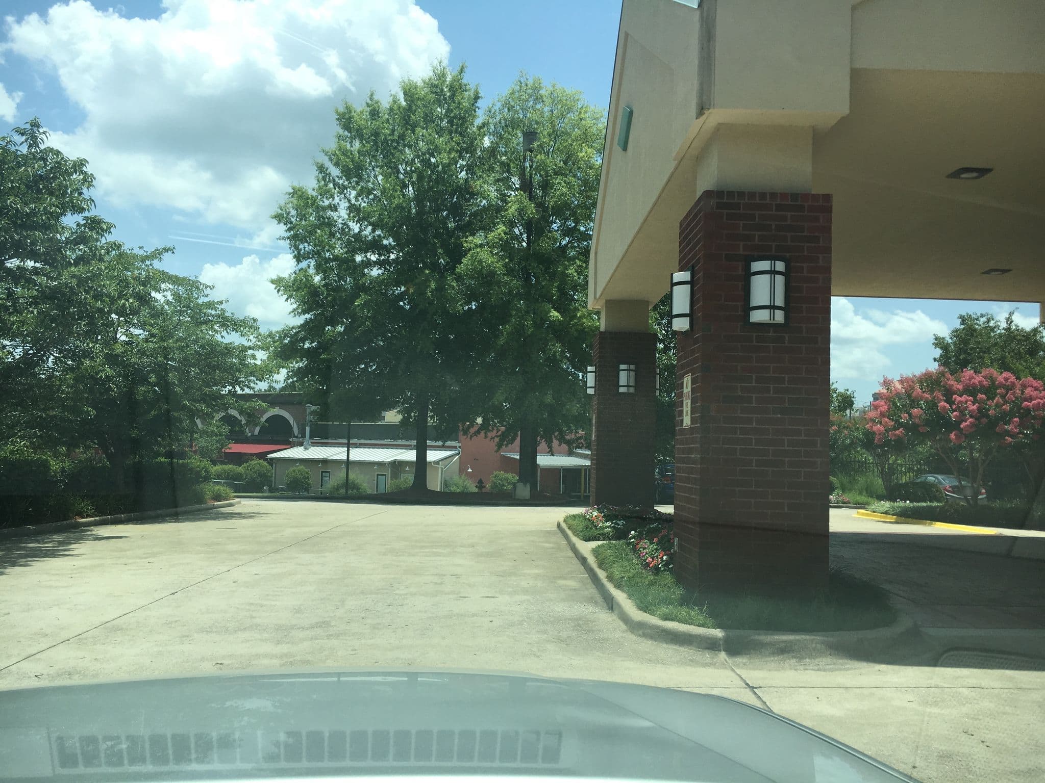 Street view near Drury Inn & Suites Birmingham Southeast, Cahaba Heights — © i_drive_alot (CC BY-SA · Mapillary)