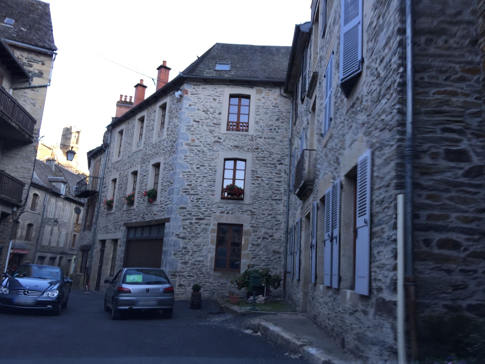 Street view near Auberge Saint-Fleuret, Espalion — © geraldchatagnon (CC BY-SA · Mapillary)