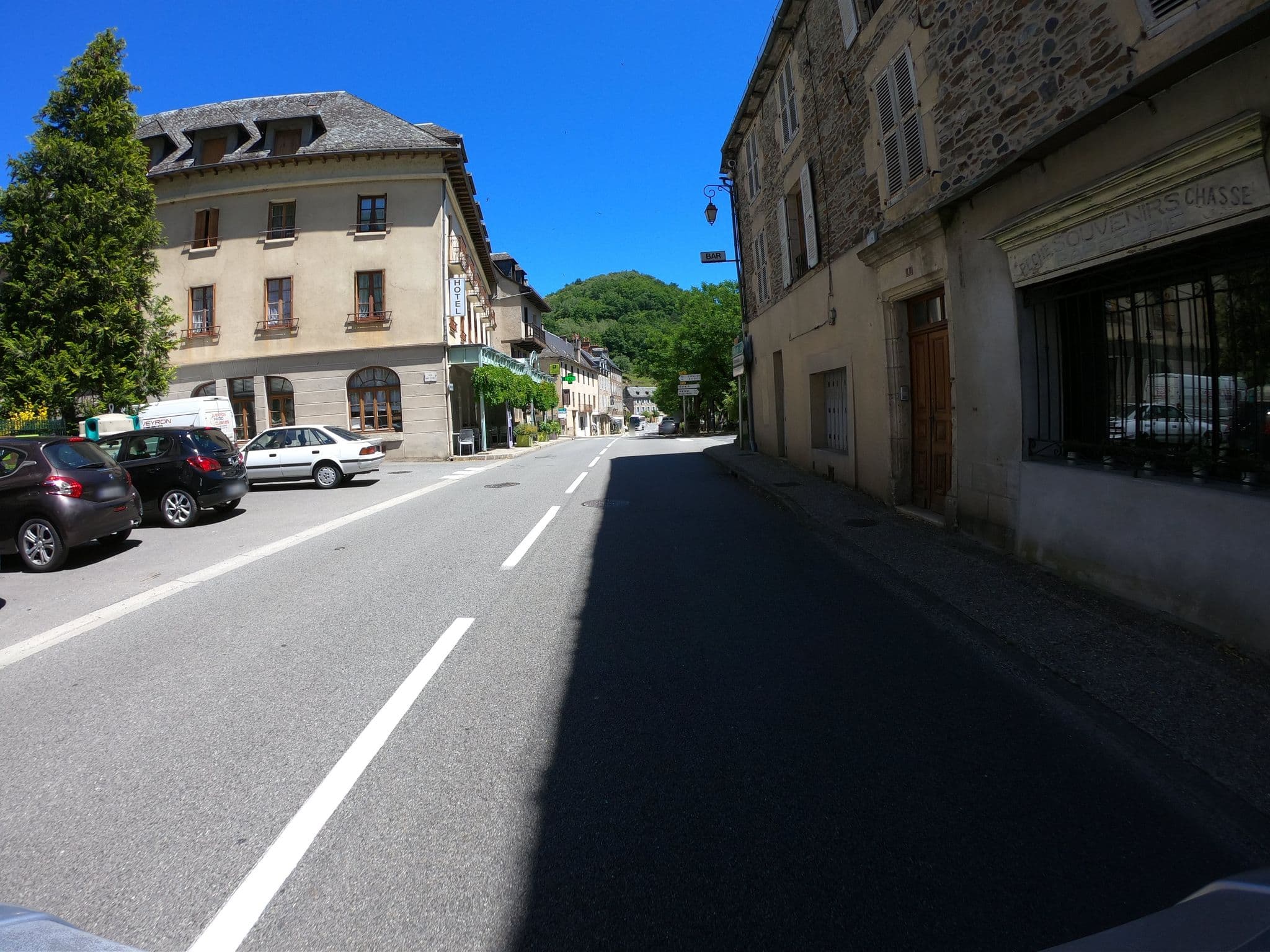 Street view near Aux Armes d'Estaing, Espalion — © joostjakob (CC BY-SA · Mapillary)