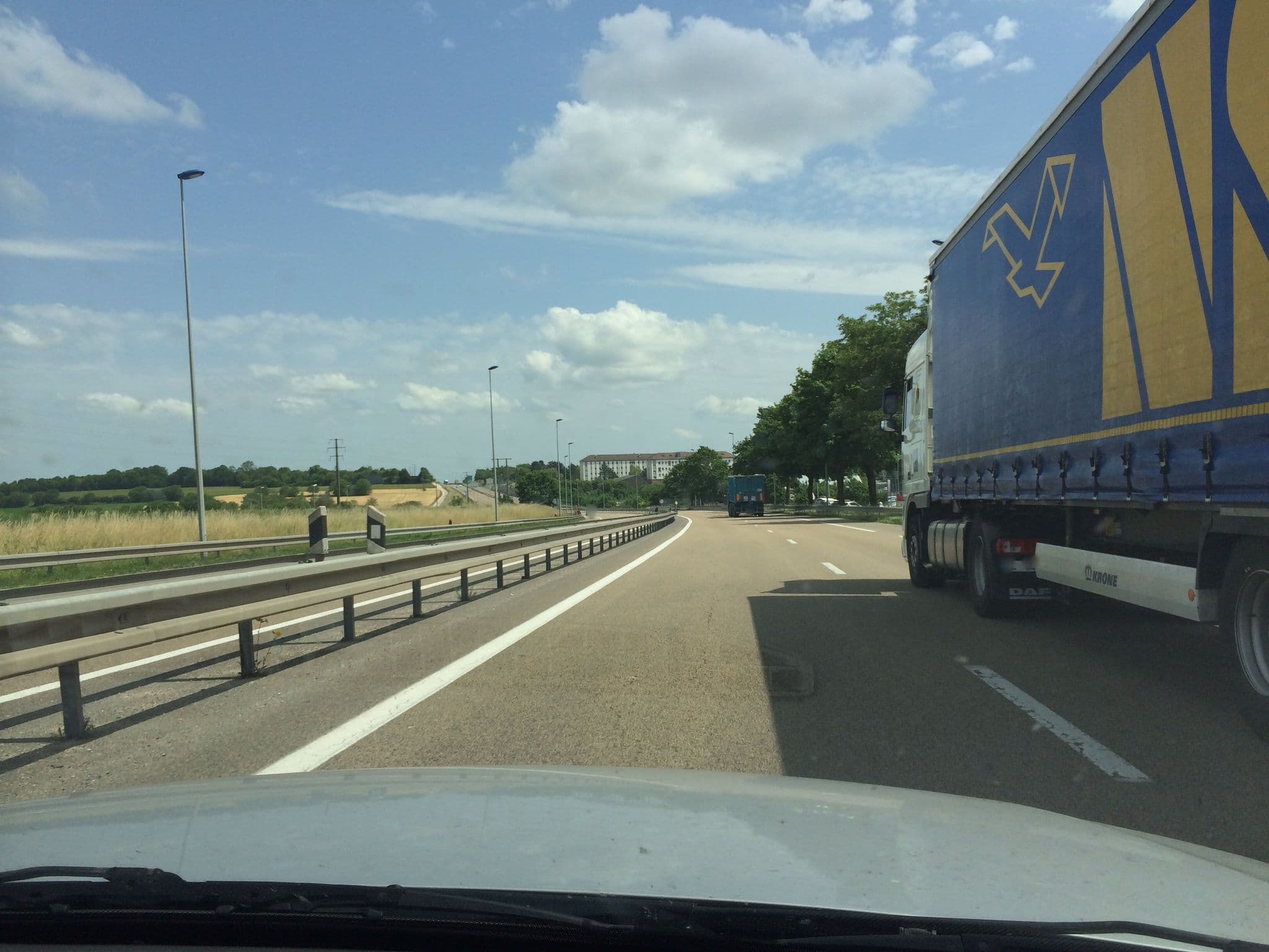 Street view near Enzo Hotels, Châlons-en-Champagne — © cquest (CC BY-SA · Mapillary)