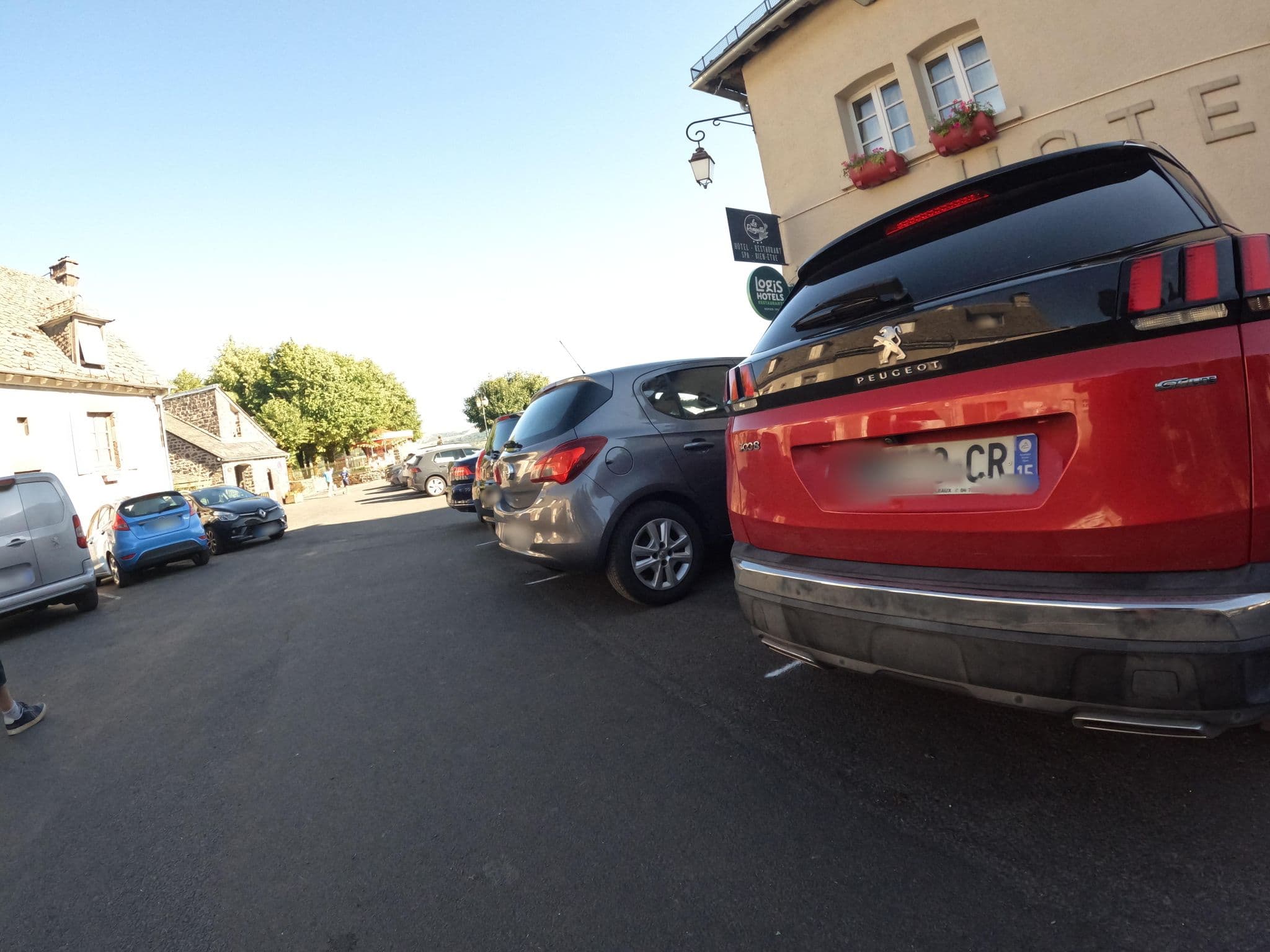 Street view near Hôtel des Remparts, Saint-Cernin — © vinisa (CC BY-SA · Mapillary)
