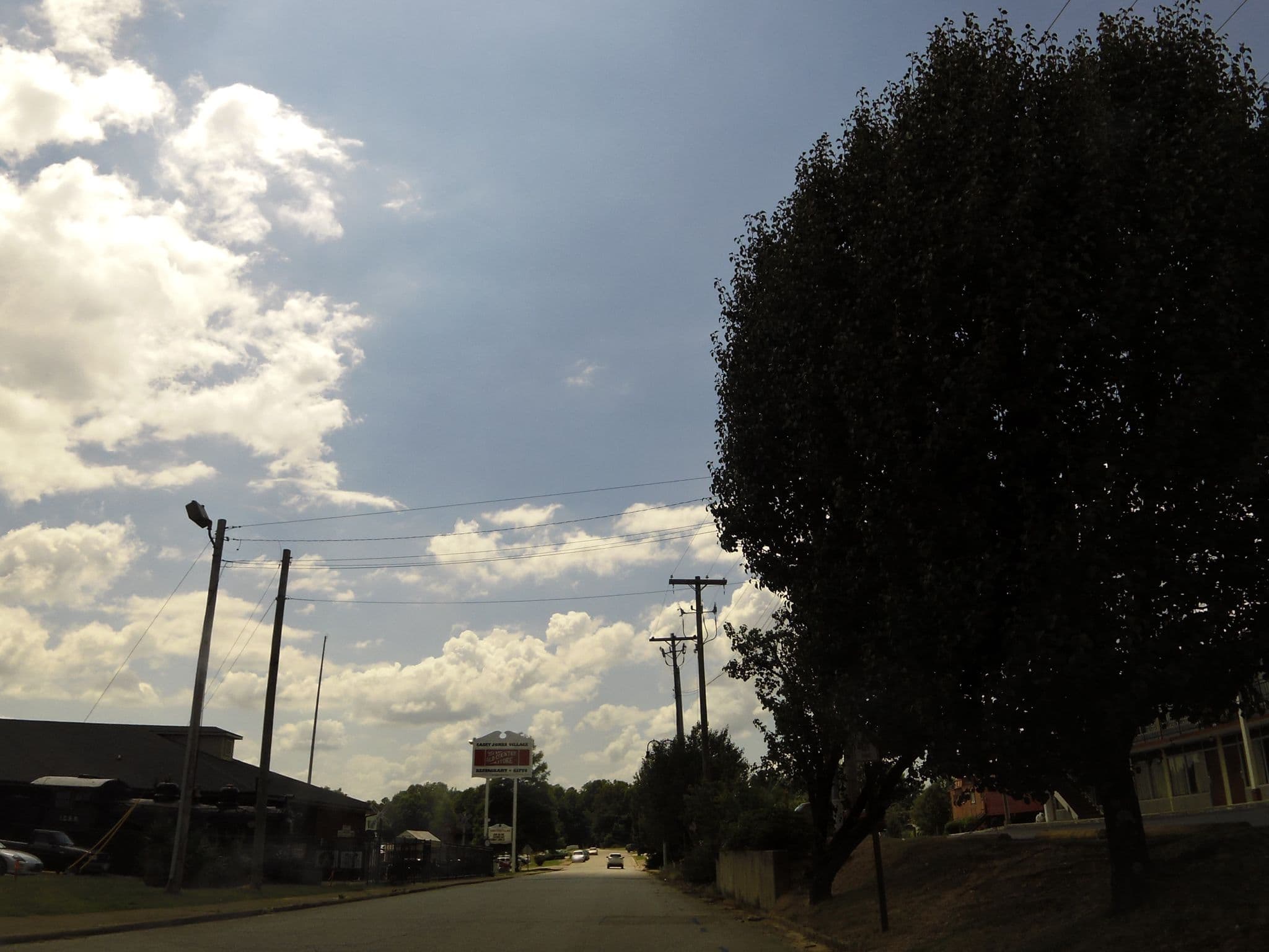 Street view near Casey Jones Motel, Three Way — © allen (CC BY-SA · Mapillary)